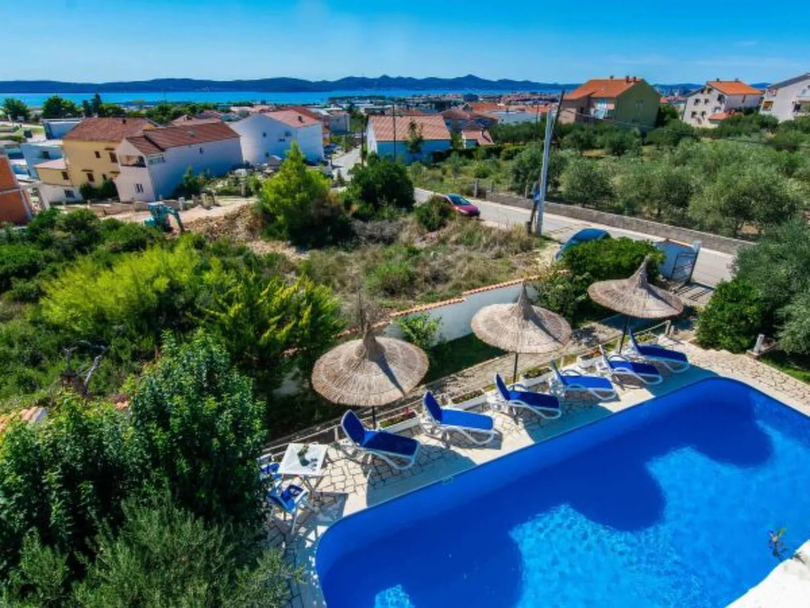 Villa Annamaria with large pool, Zadar - Image-tags.info