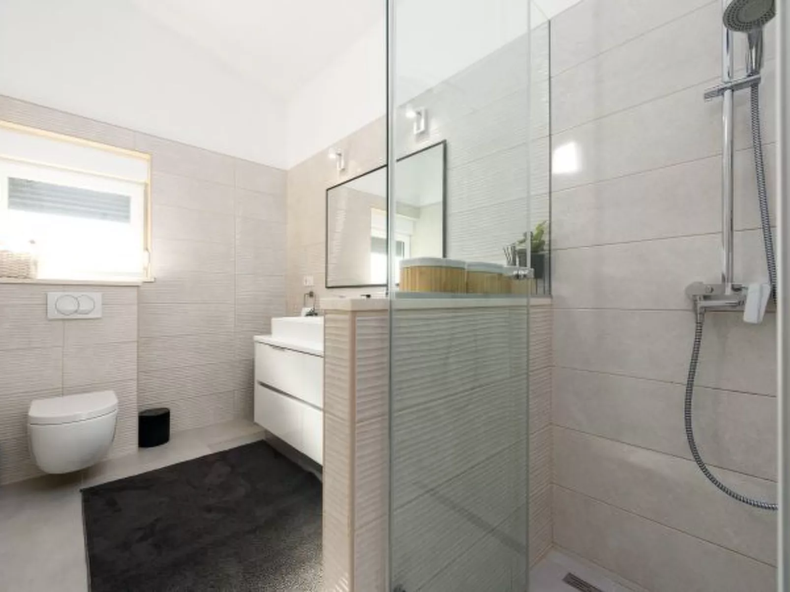 Villa Miranda with pool - Image-tags.info