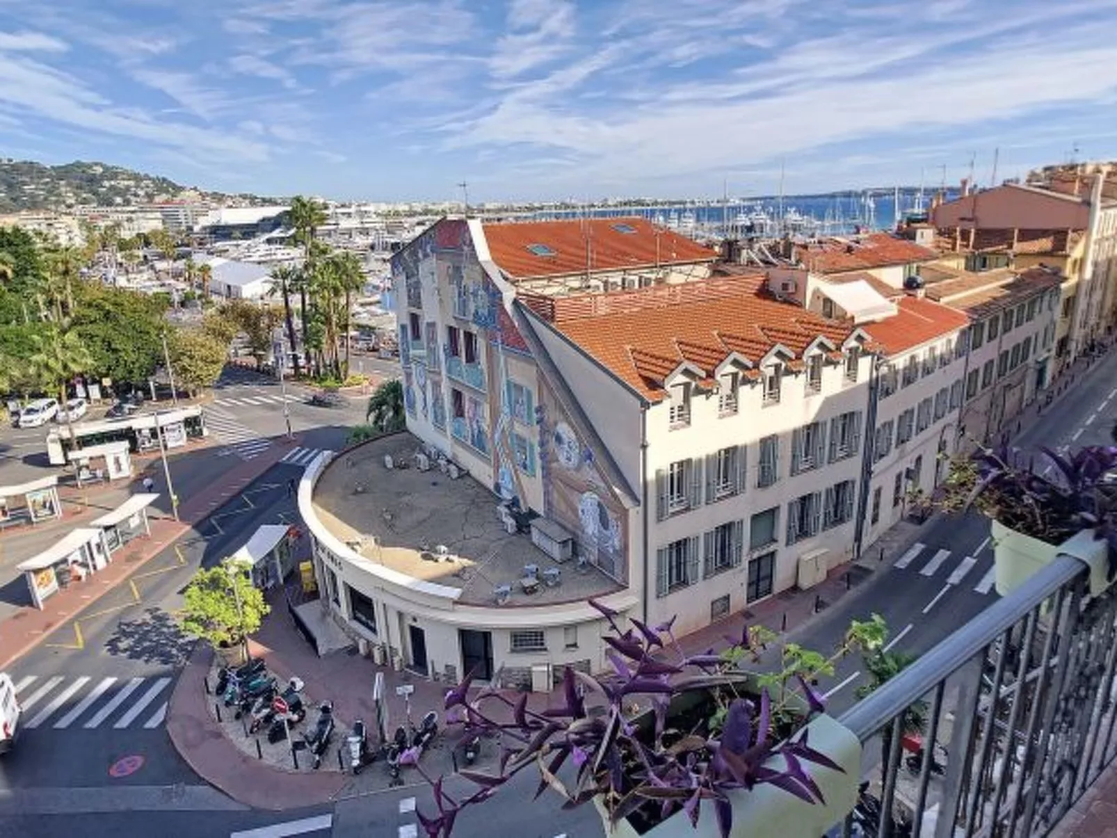 1 bedroom, 6 min from the Palais, great view. 220 - Image-tags.info