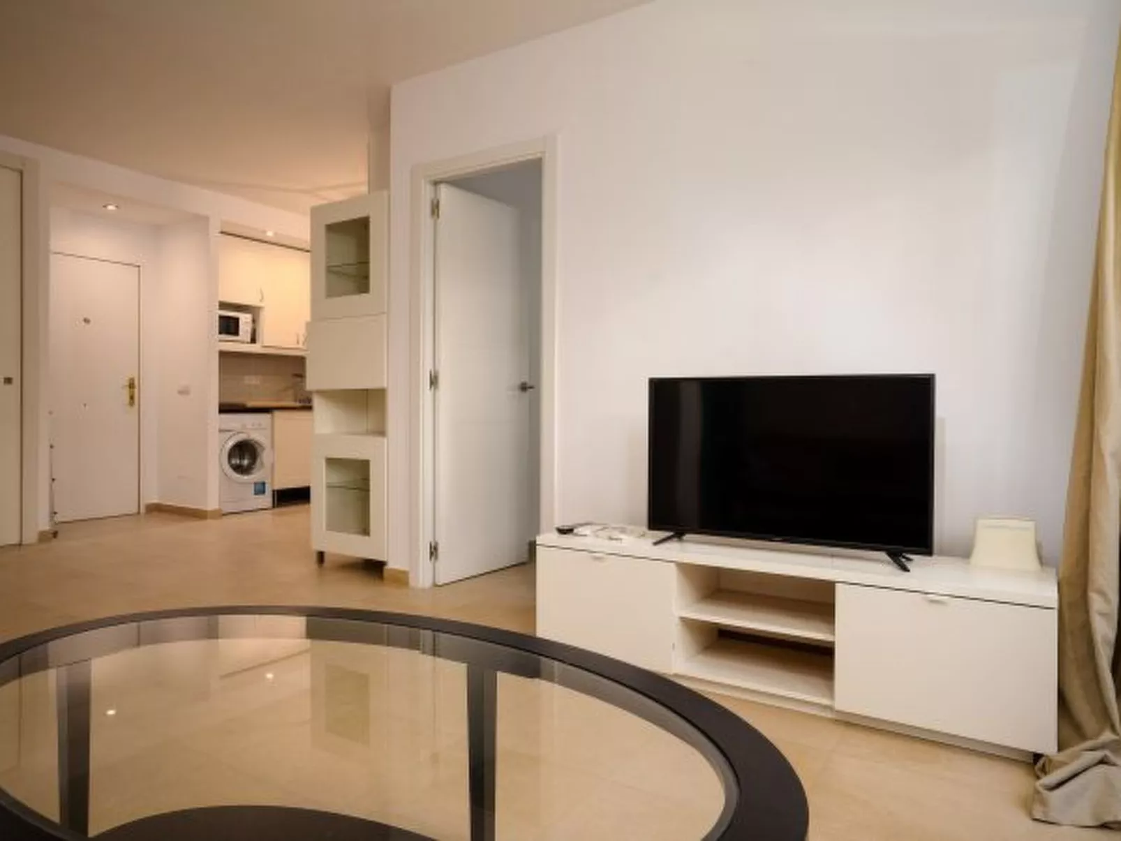 Beachside apartment in Elviria, Romana Playa - Image-tags.info