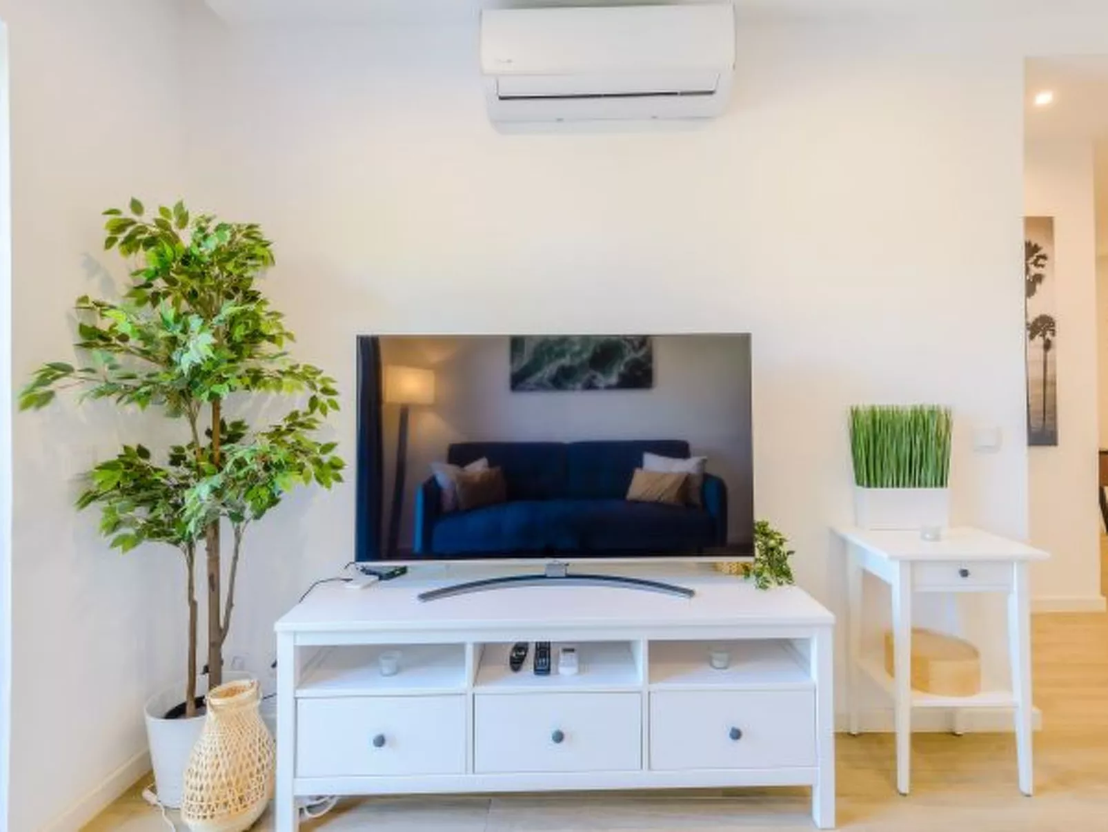 The Little Paradise with Sea Views - Inside