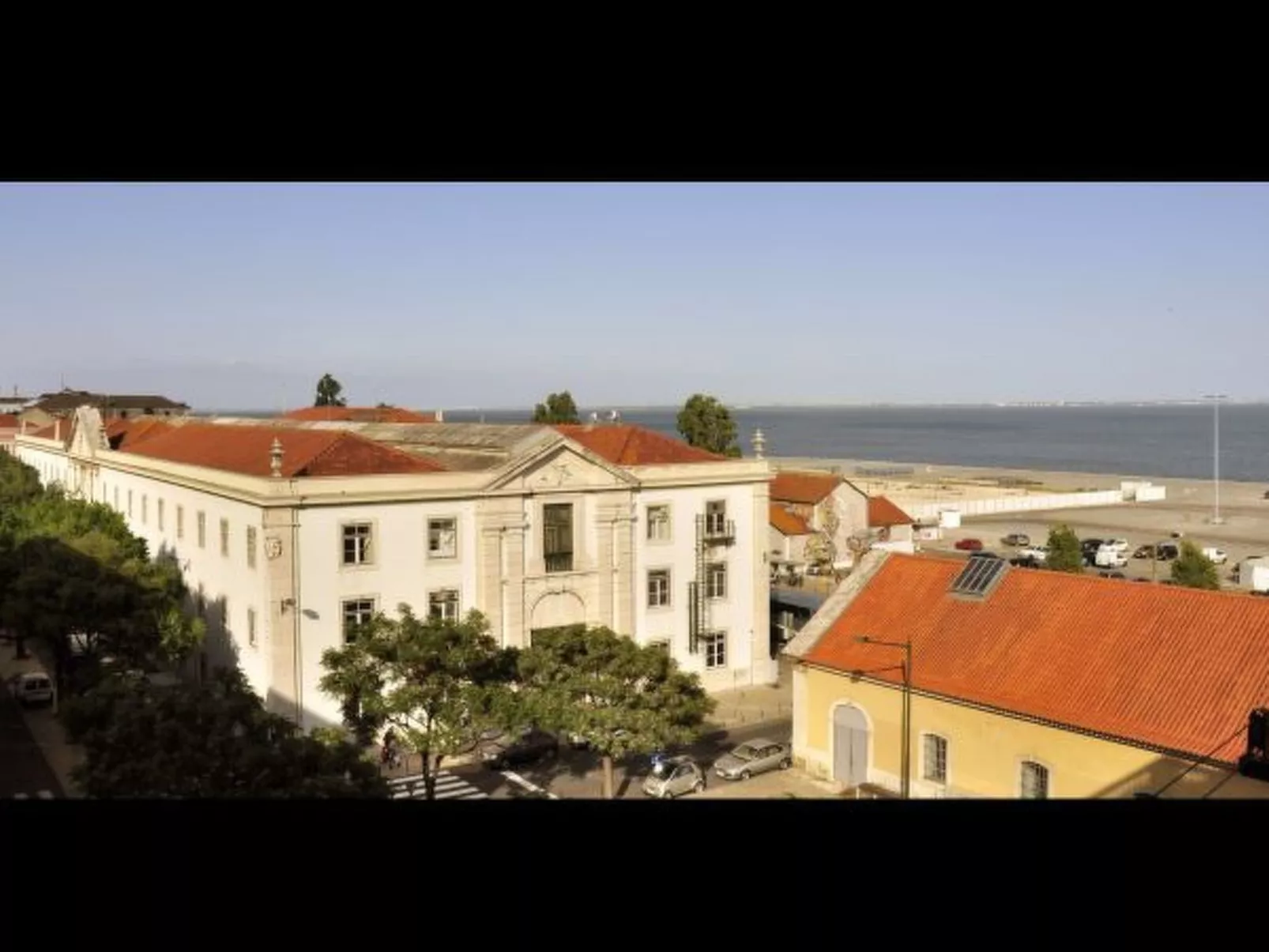 Alfama District Apartments - Santiago - Outside