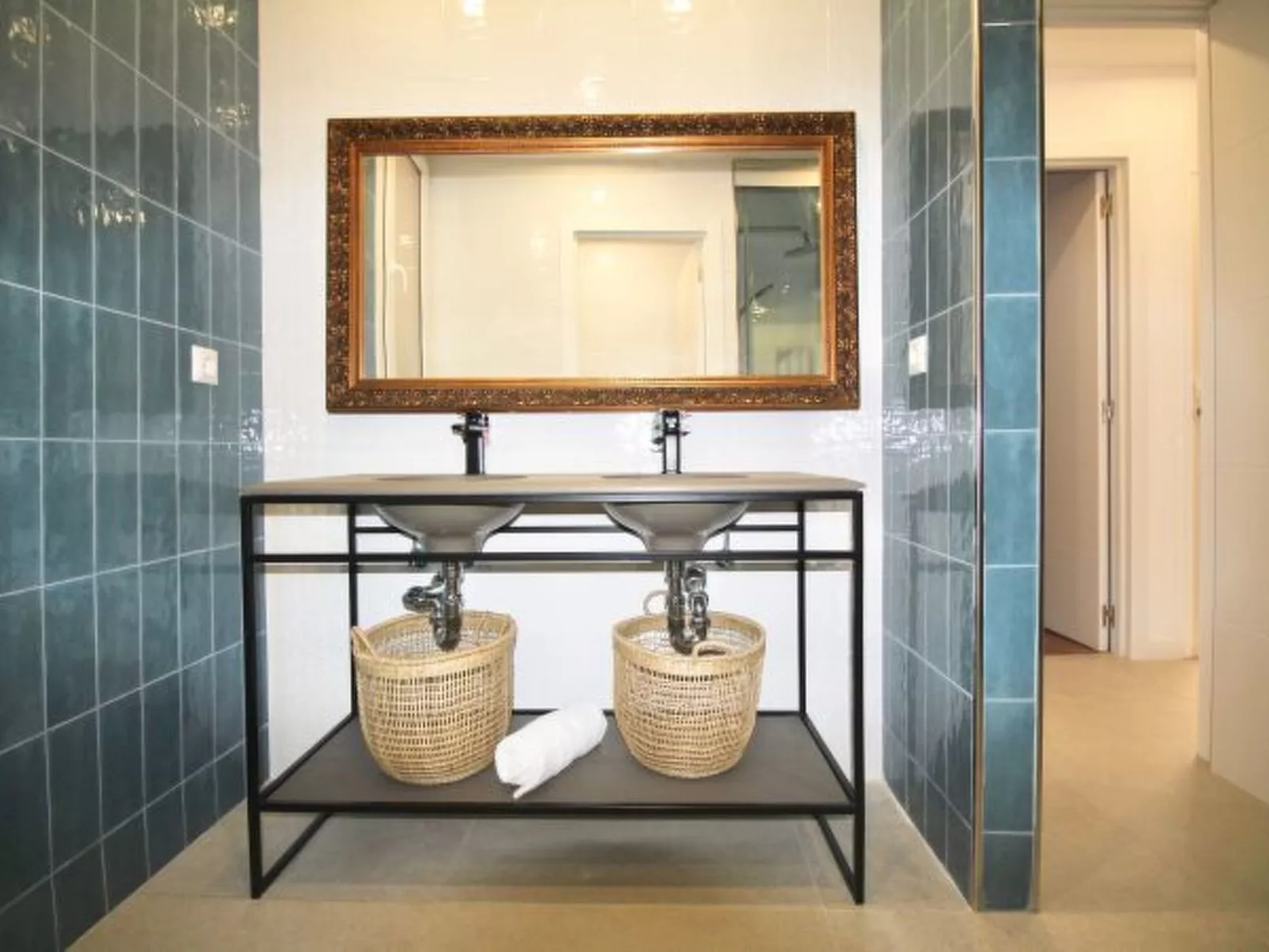 APART. GRANDE Y LUMINOSO EN EL CENTRO DE ALICANTE - Dedans