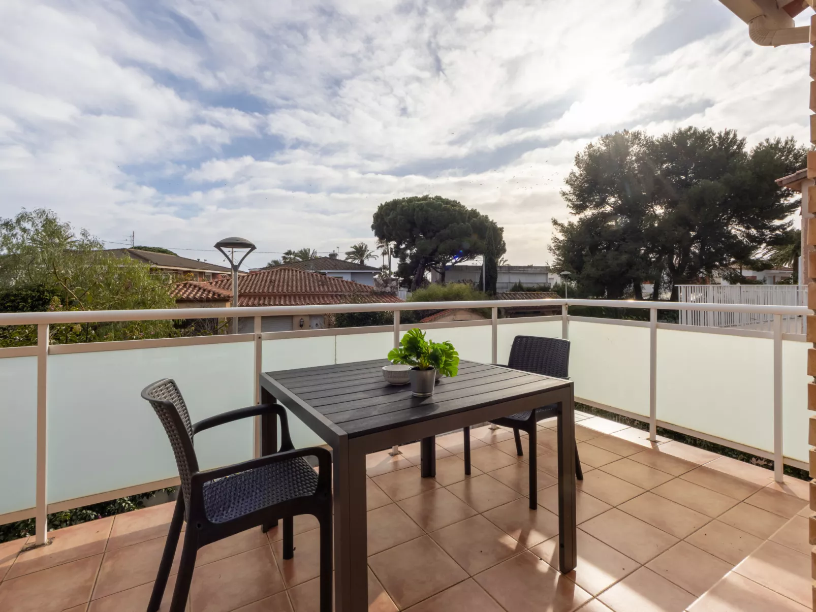 Higini Angles - Outside