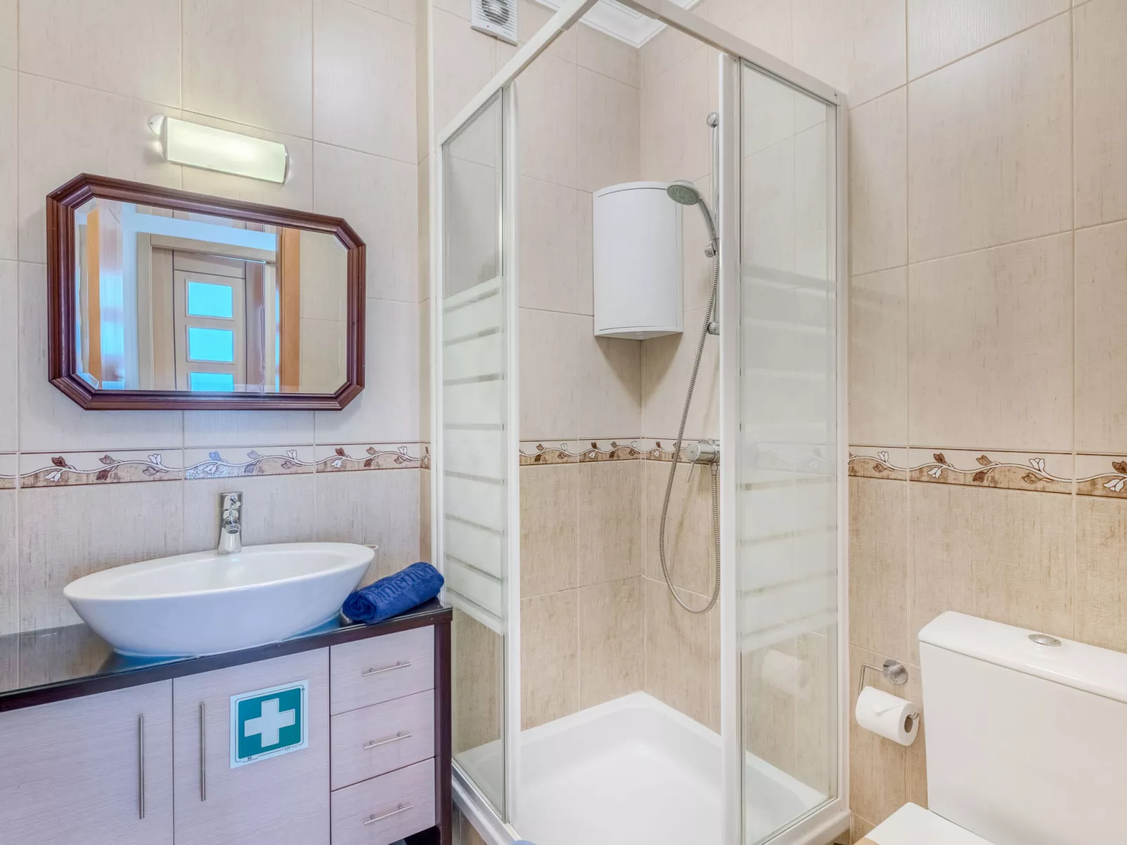 Cristina Inn - Inside