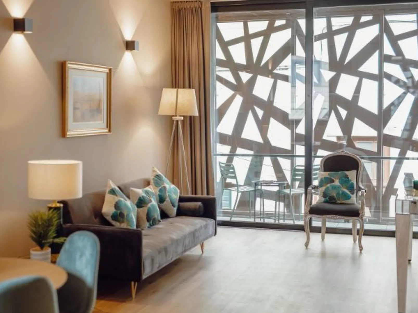 CITY CENTER PREMIUM with GARAGE by VACATIONY - Inside