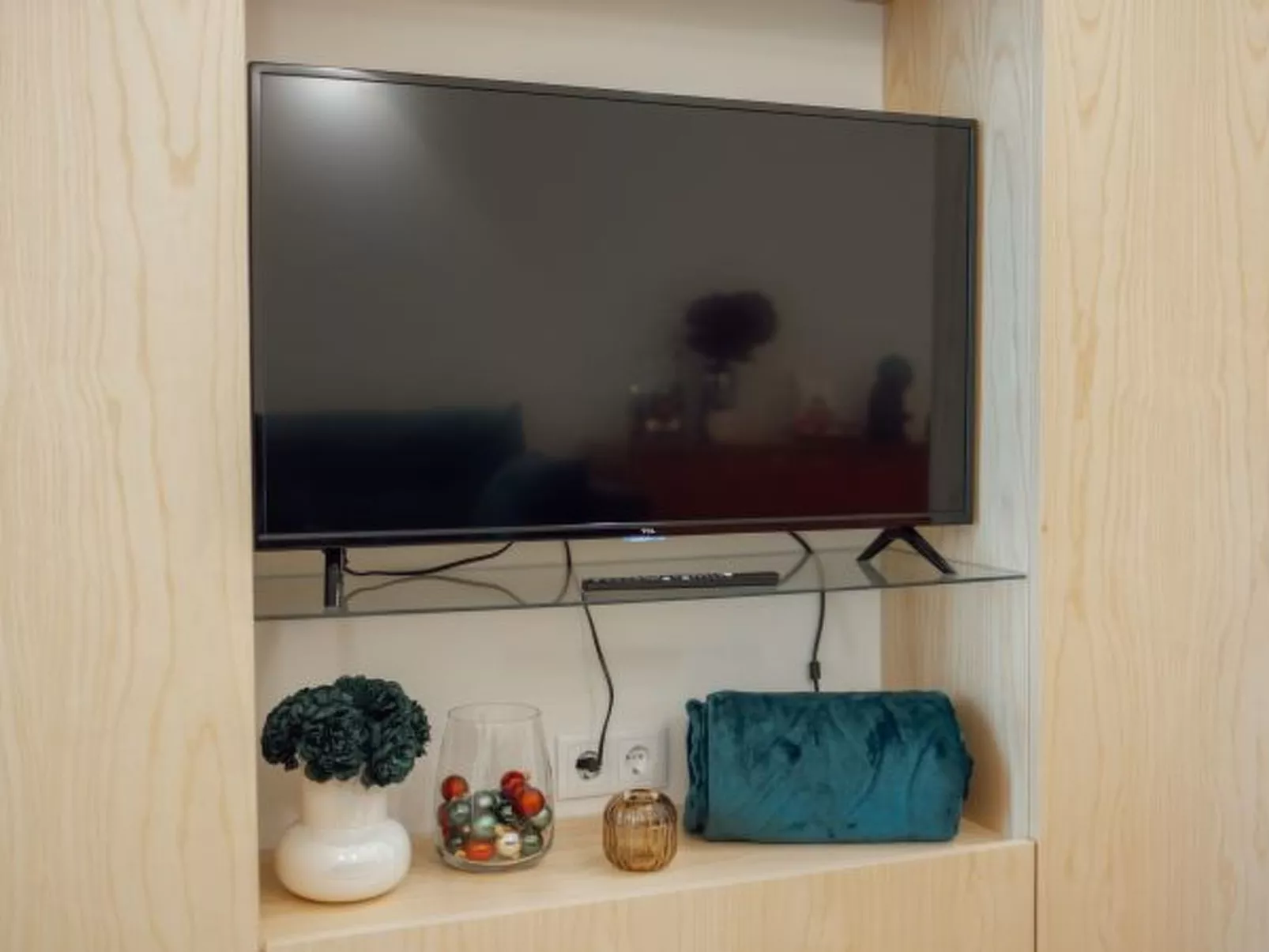 HOME WITH A POOL by VACATIONY - Drinnen