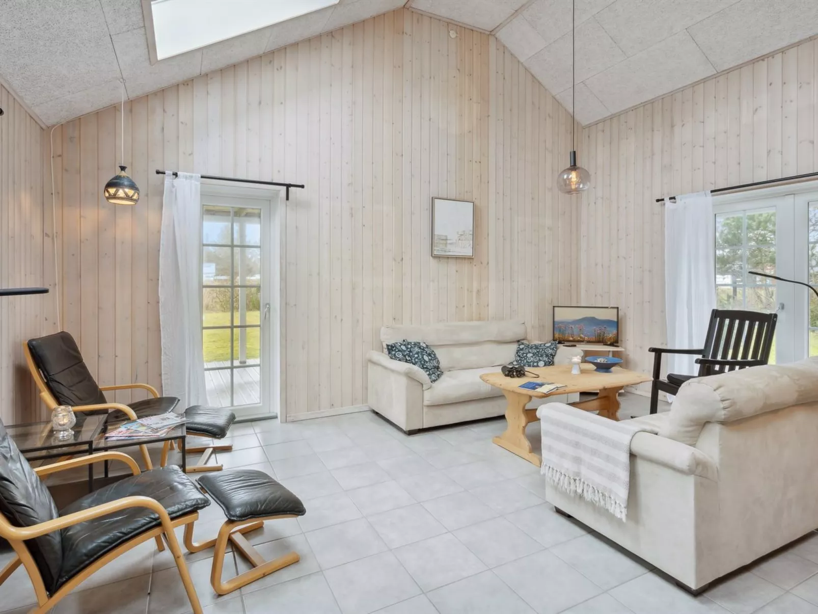 "Thorth" - 1.3km from the sea - Inside