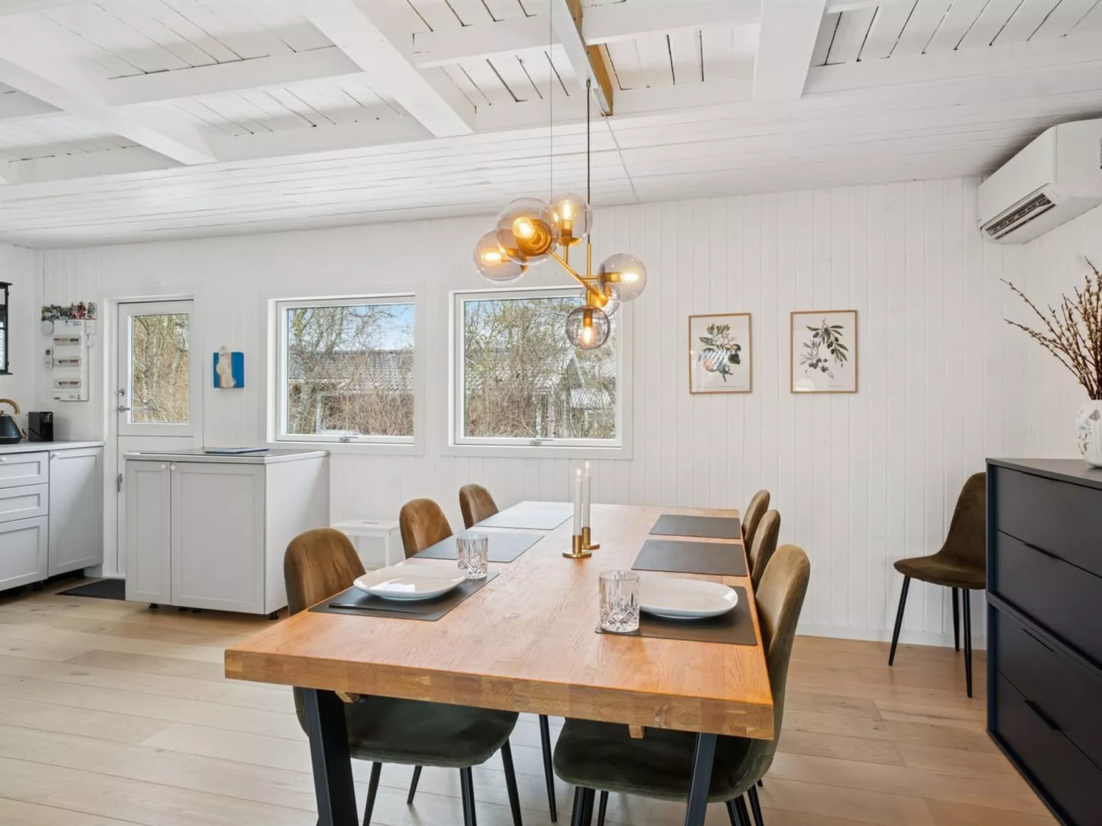 "Manko" - 250m from the sea - Drinnen