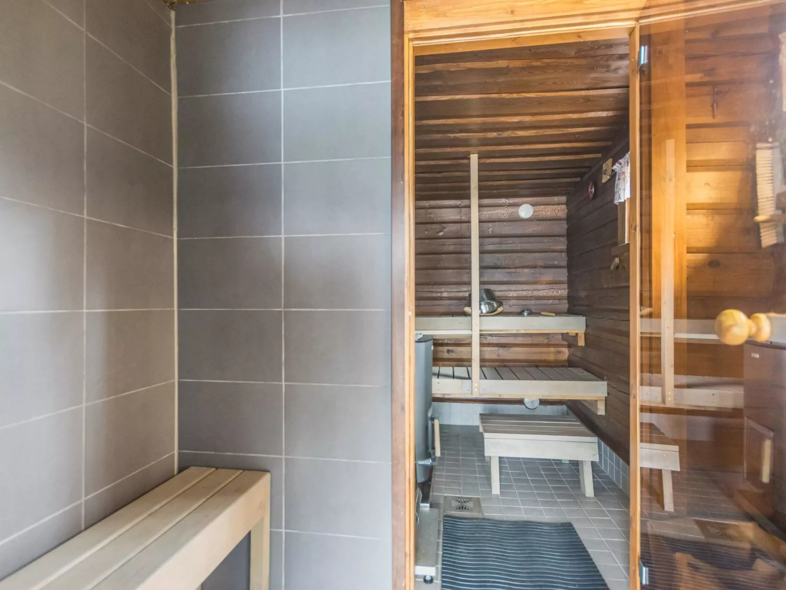 Villa iloinen - Inside