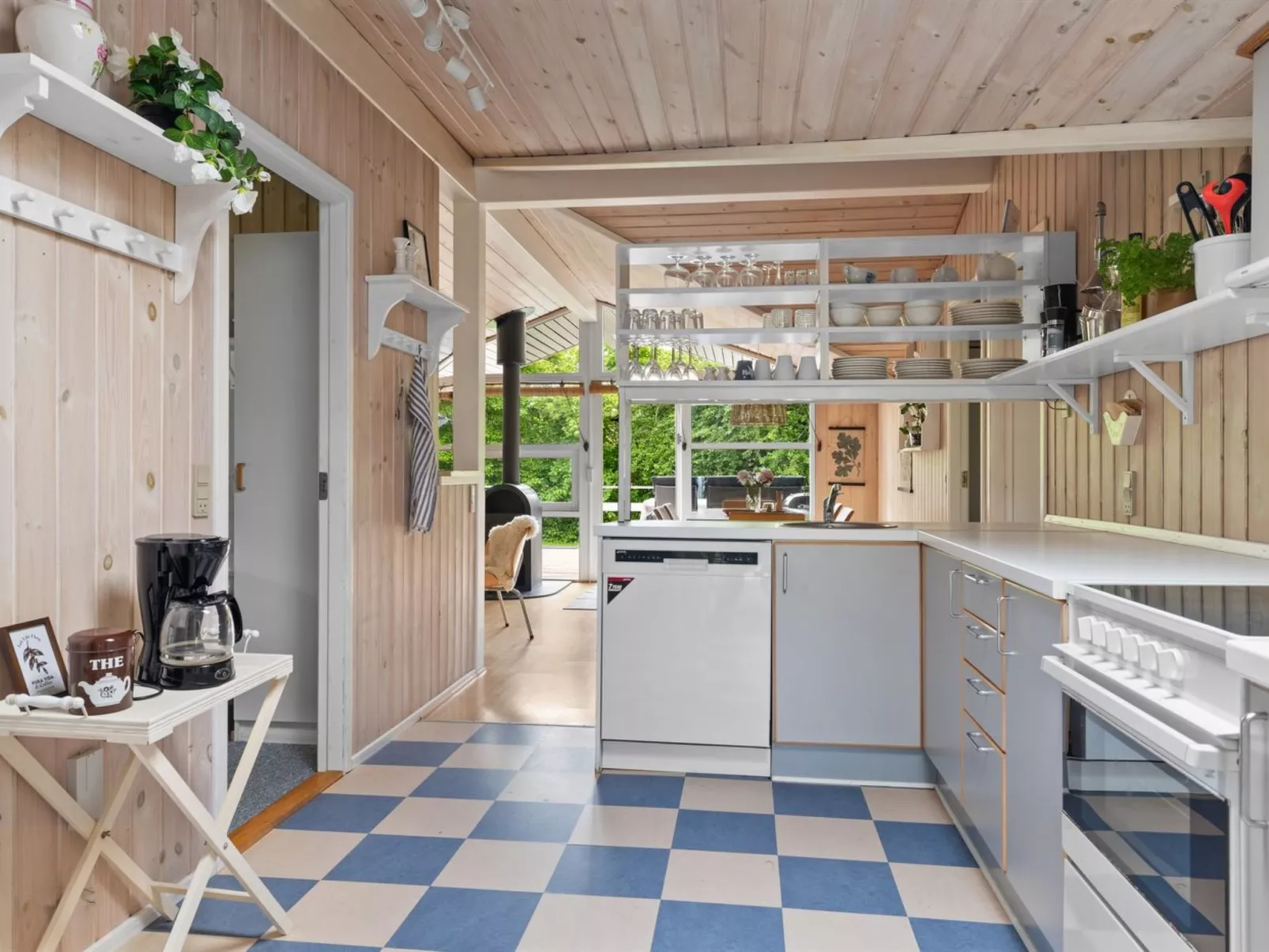 "Binta" - 225m from the sea - Drinnen