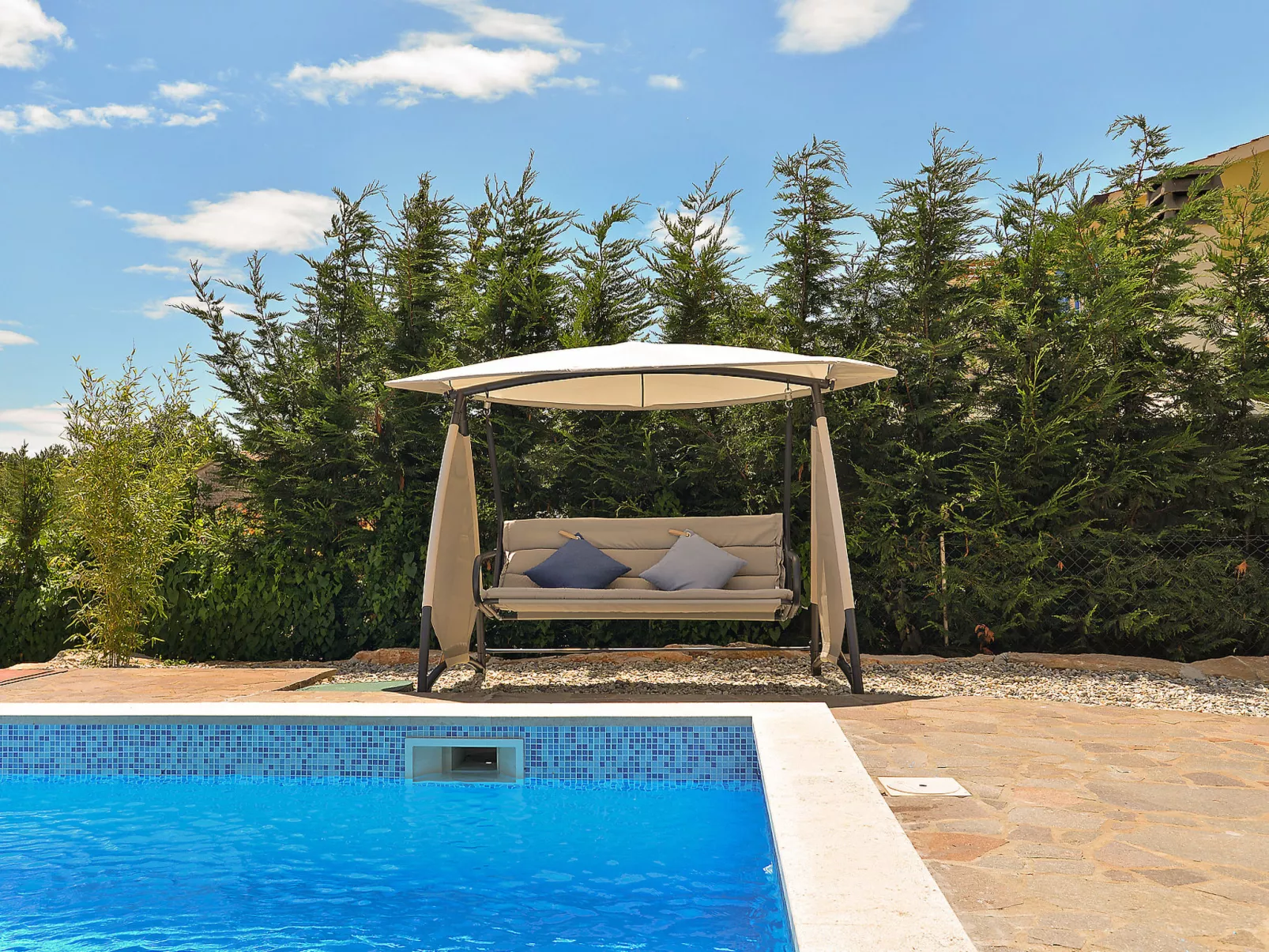 Villa 1519 - Image-tags.info