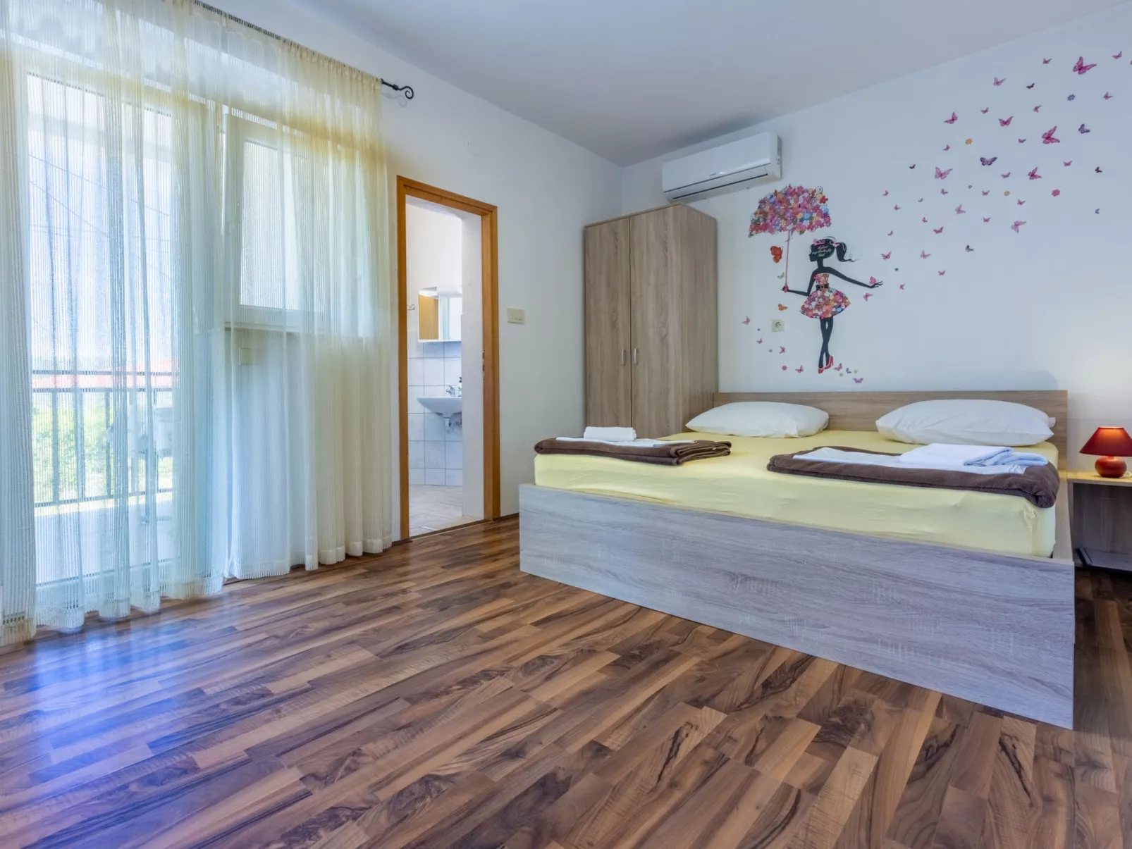 TUSTONJIC SOBA 2 / HR-10793-04 - Inside