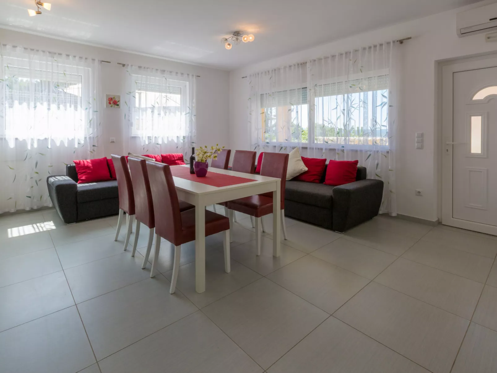 IVA-BONO 1 / HR-09873-01 - Drinnen