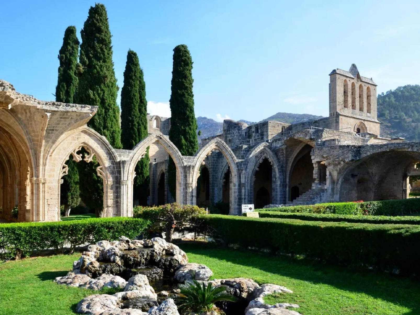 Ferienvilla mit Infinity Pool - Image-tags.info