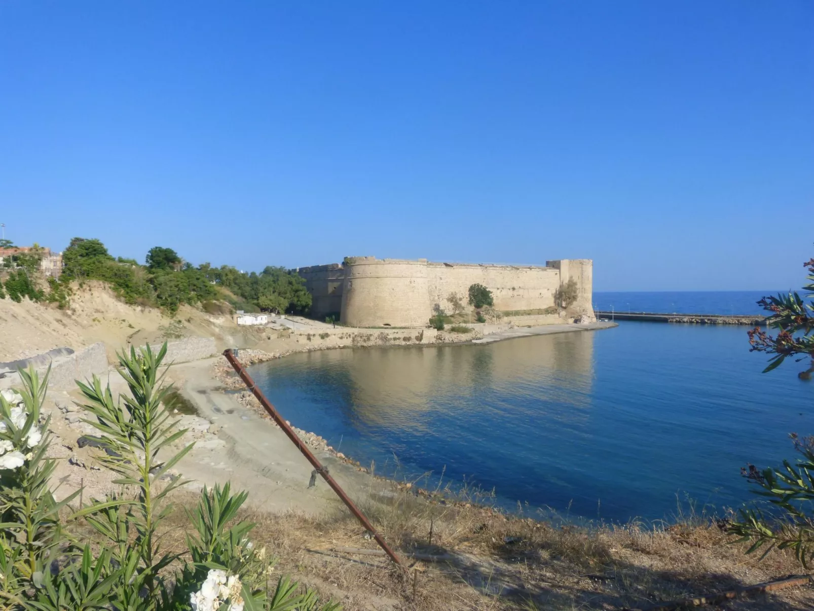 Ferienvilla mit Blick auf das Wasser - Draußen