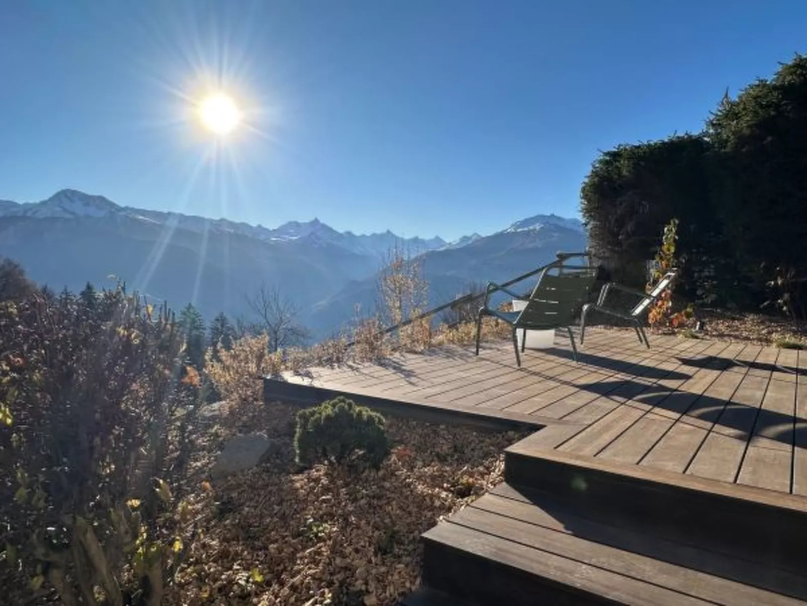 Mirador Alpine Horizon -Crans Montana- Swiss Alps - Draußen