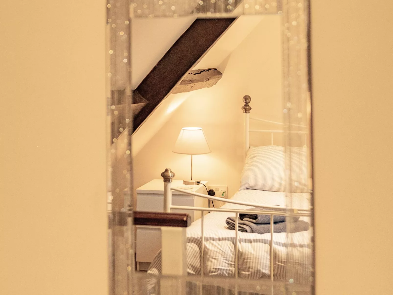 Robins Nest - Inside