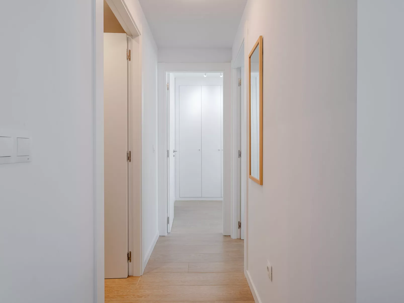 Marina Real III - Inside