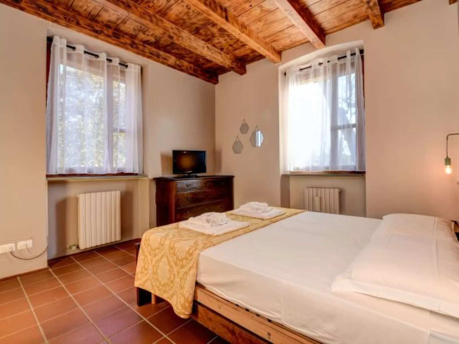 Desenzanoloft Swarovski & Pool - Image-tags.info