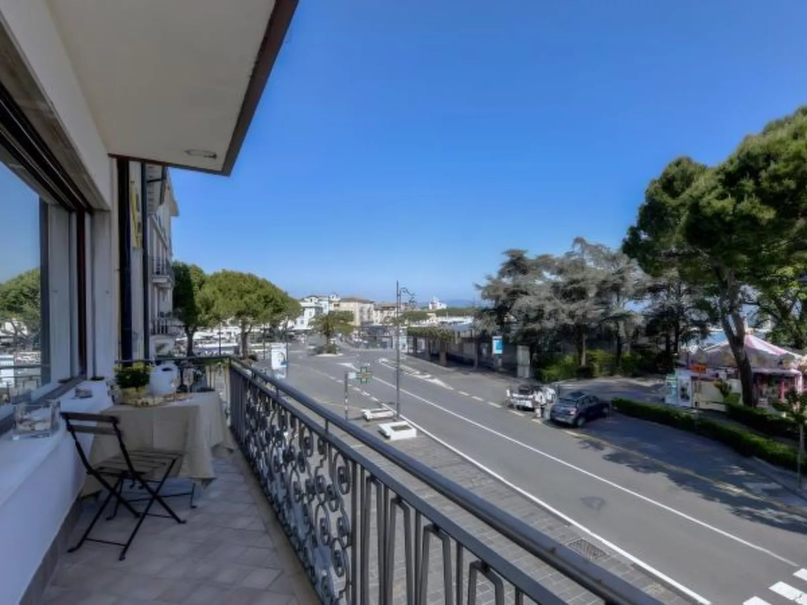 DesenzanoLoft - Der Riese vom See - Image-tags.info