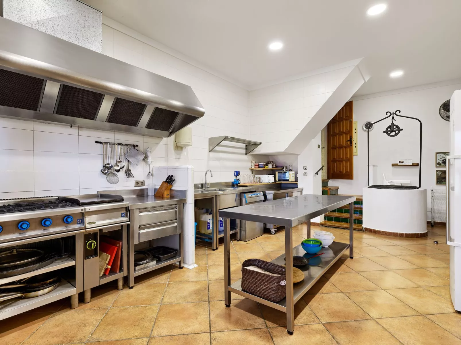 Landhaus, 8 Zimmer mit Bad, Schwimmbad, Tennis - Drinnen