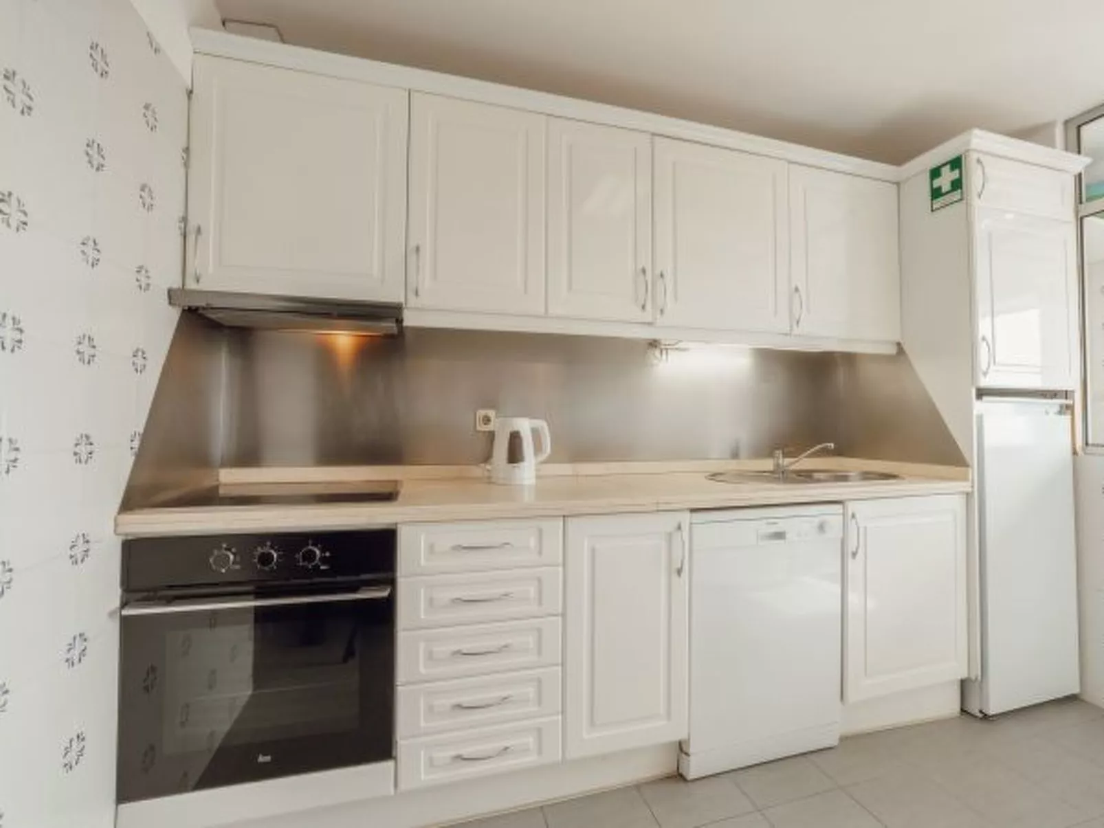 ESPINHO MODERN 3 BEDROOM APARTMENT by VACATIONY - Drinnen