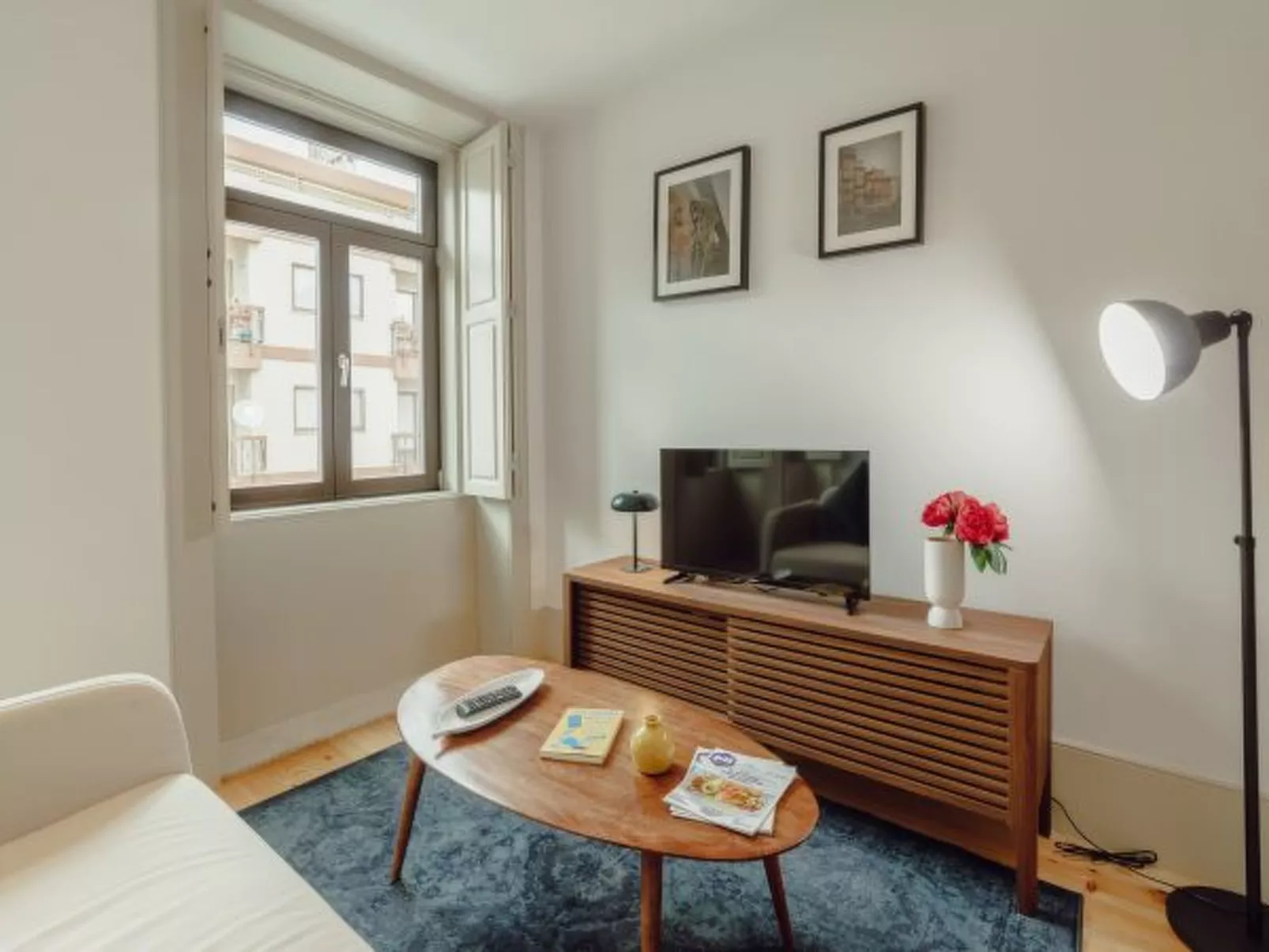 LEGACY OPORTO DESIGN APARTMENT F by VACATIONY - Inside