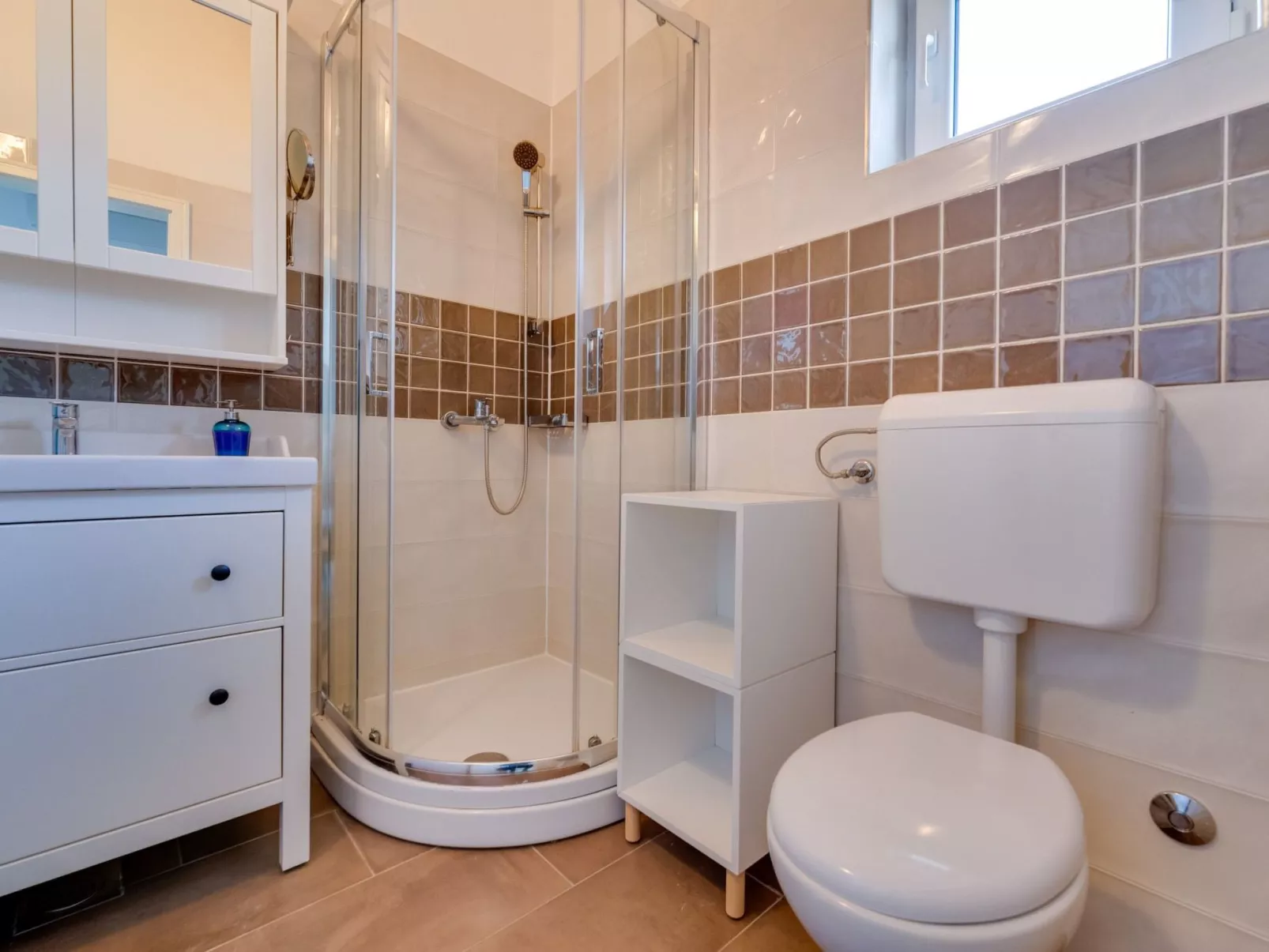 Eine luxuriöse Villa "Maslina" mit Pool und Grill - Dedans