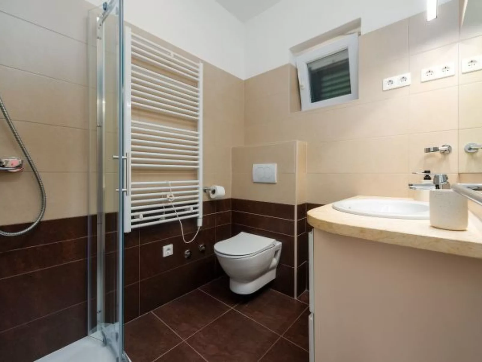 Great Villa Field Hills with sauna and jacuzzi - Image-tags.info