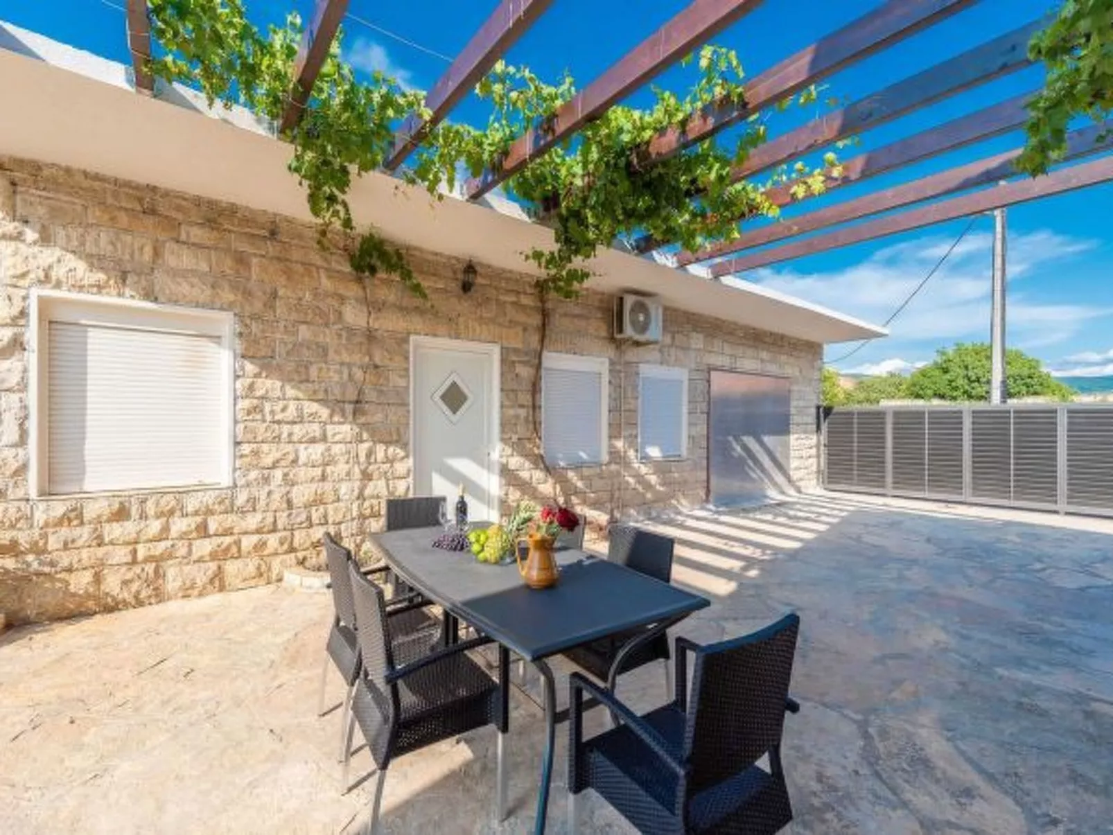 Dalmatian Holiday house Marcella with pool - Image-tags.info