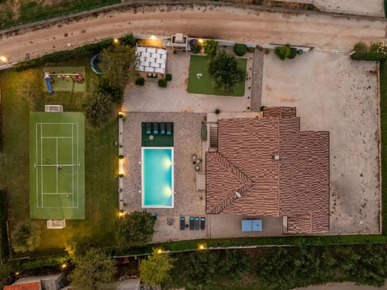 Casa Kamber with pool - Image-tags.info