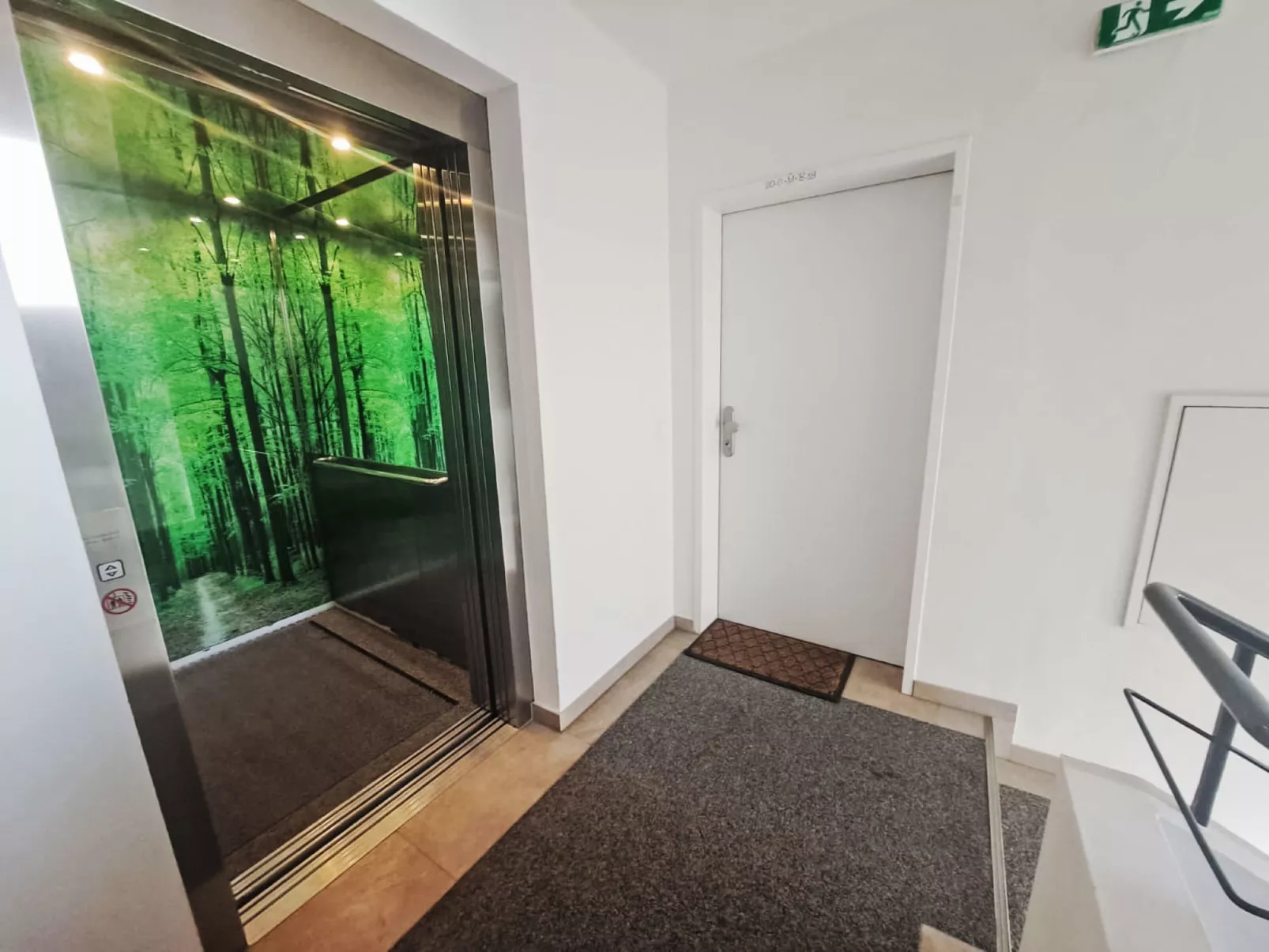 Dr. Adler Top 2 - Dedans