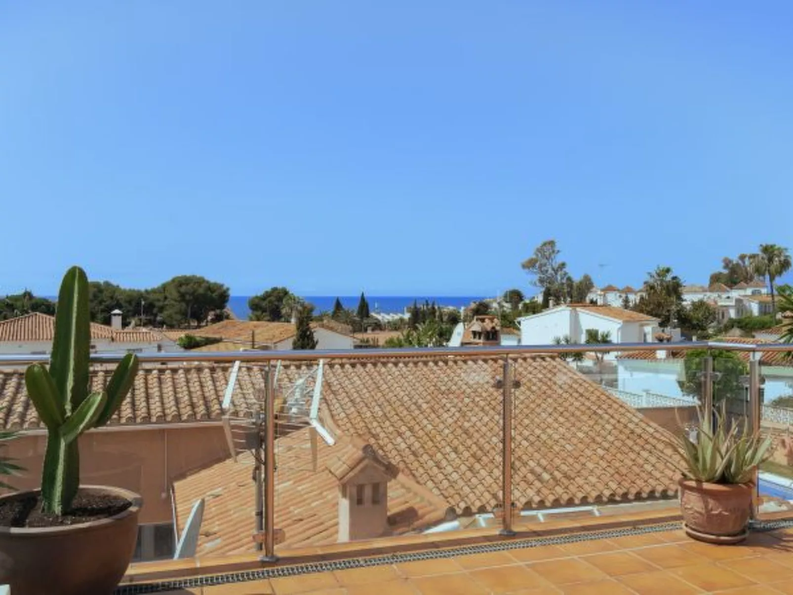 Villa Madrugada, beachside villa in Costabella - Image-tags.info