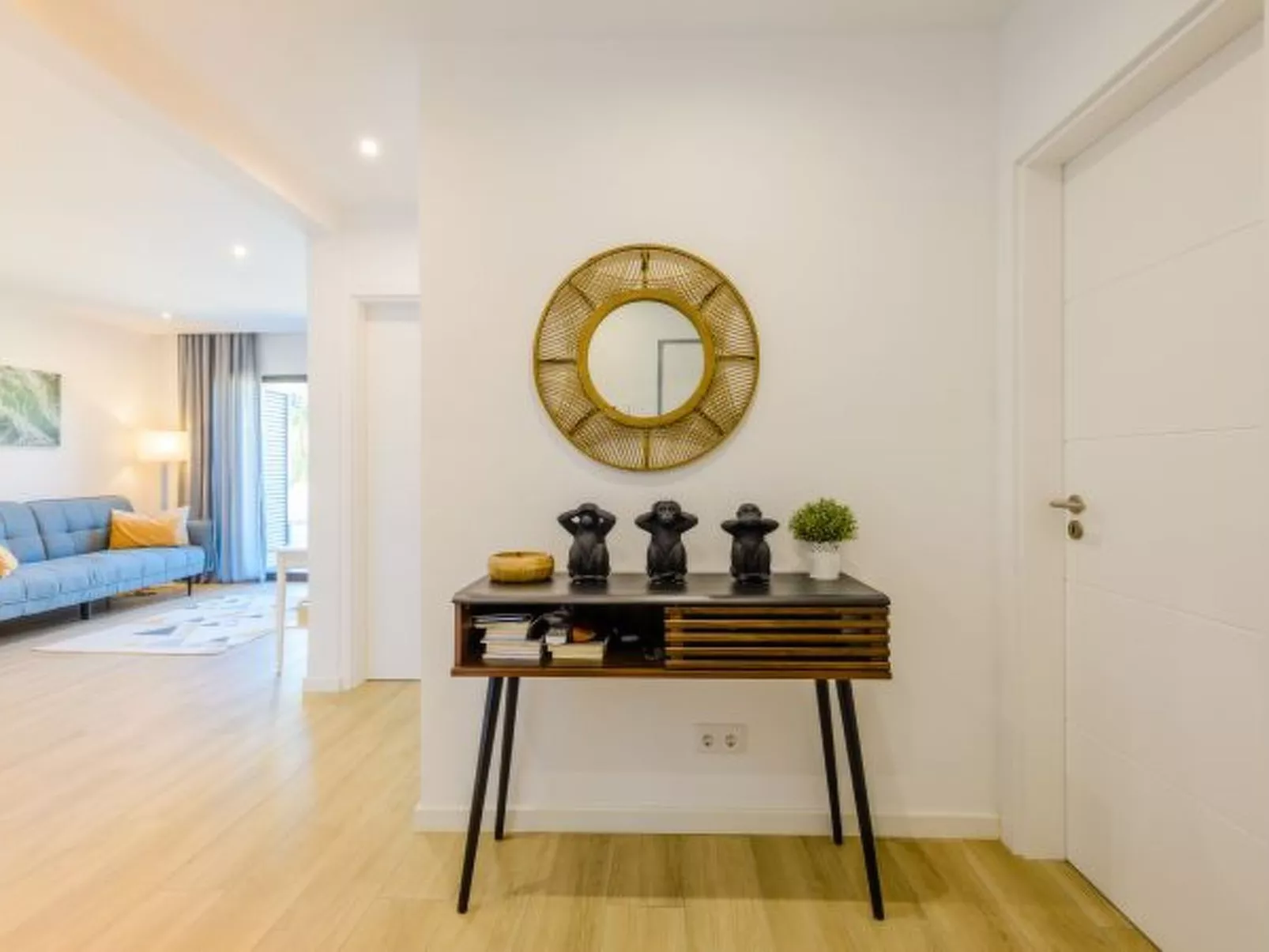 The Little Paradise with Sea Views - Inside