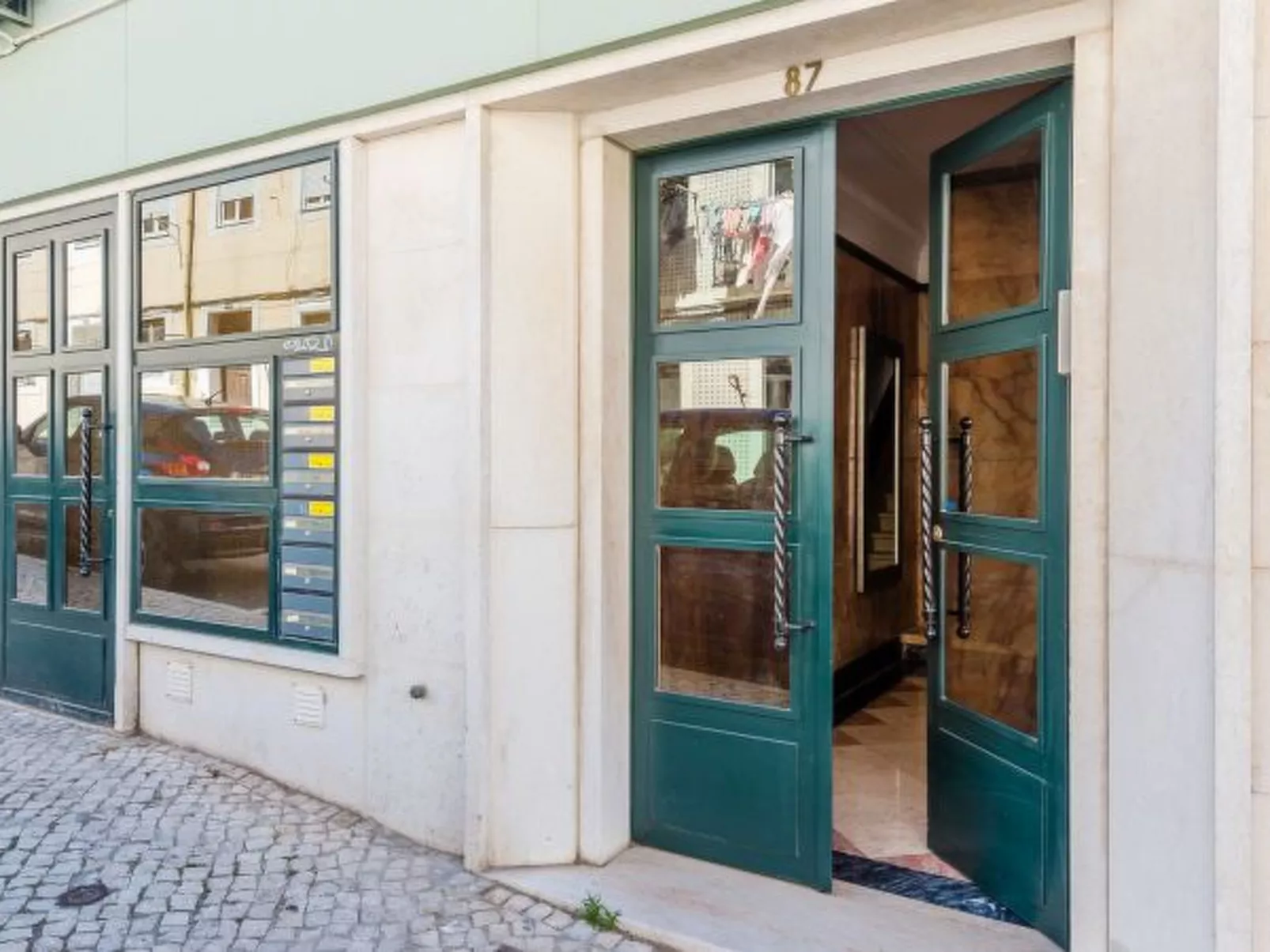 Bela Vista B in Lisboa - Outside