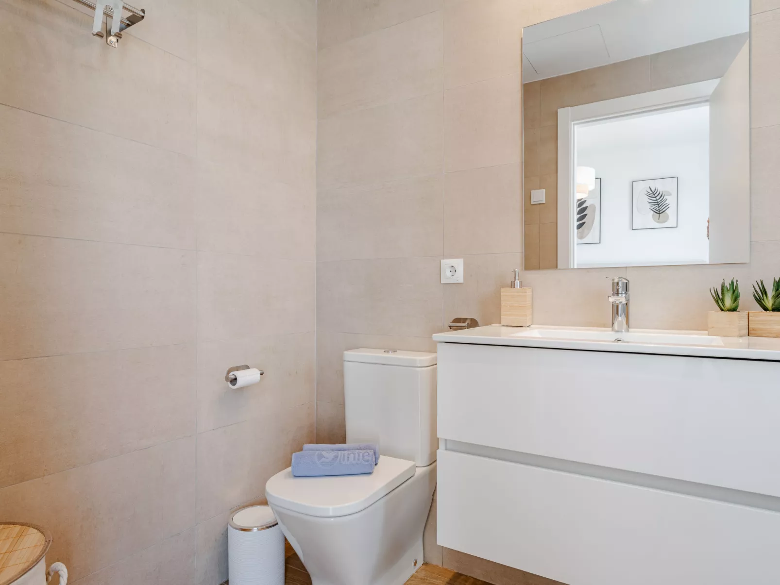 Marina Real III - Inside