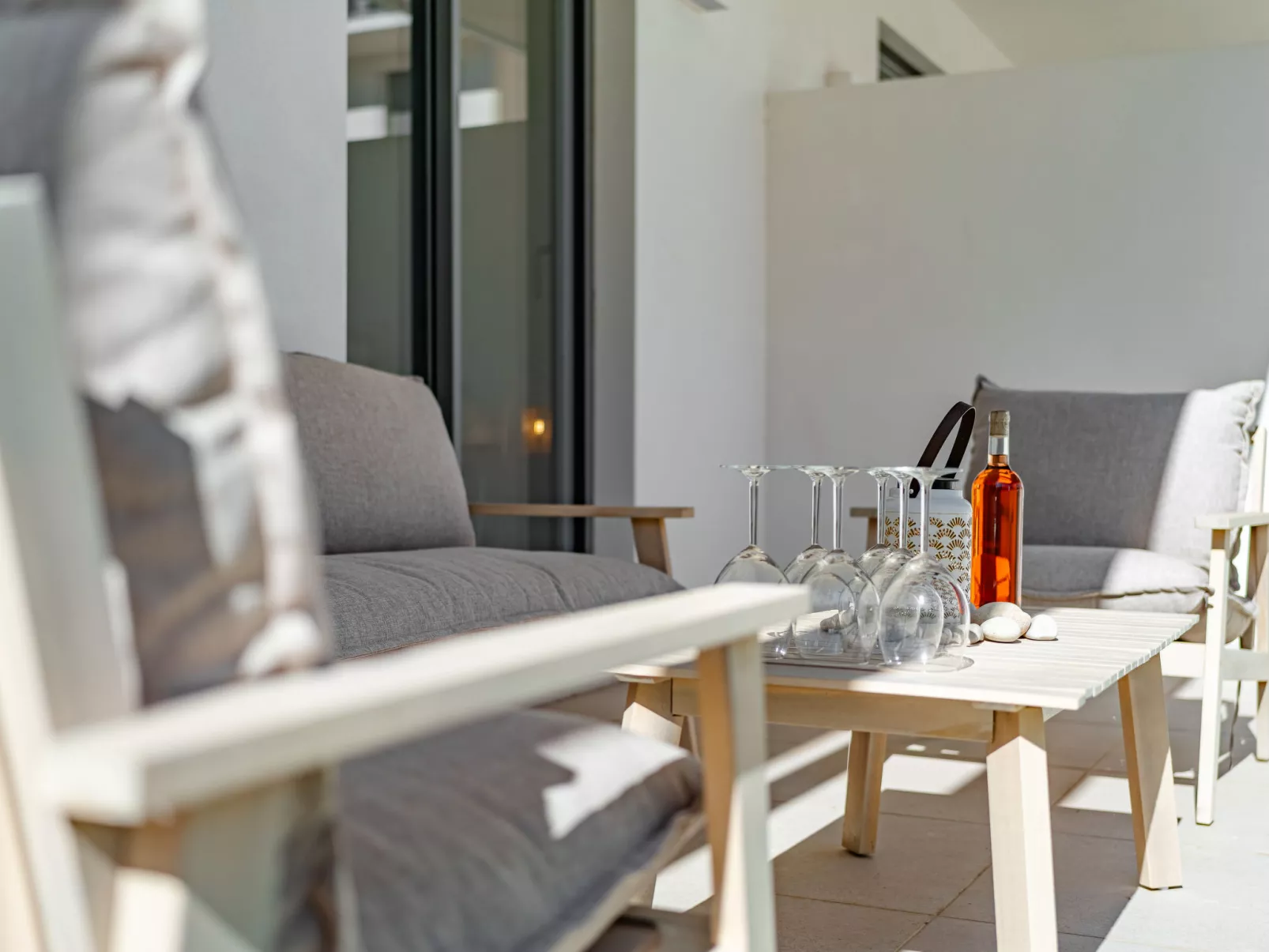 Marina Real III - Outside