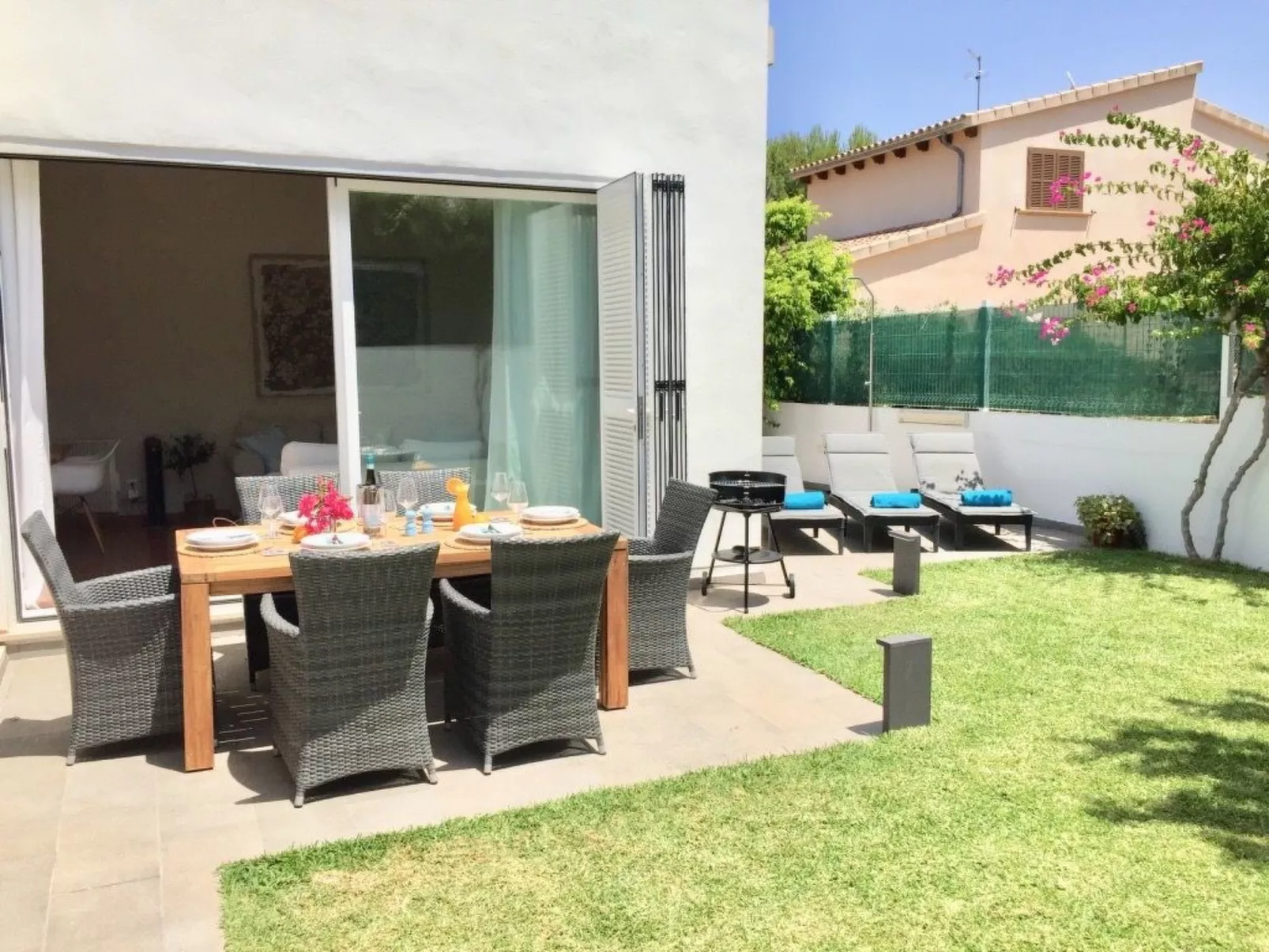 Strandvilla Beach and Ocean in Son Serra De Mari - Outside