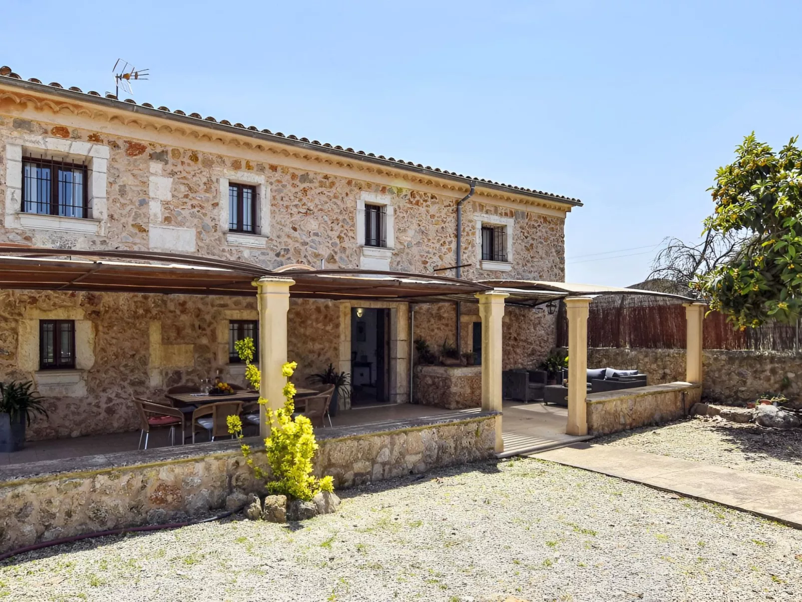 Restauriertes Landhaus in Búger - Outside