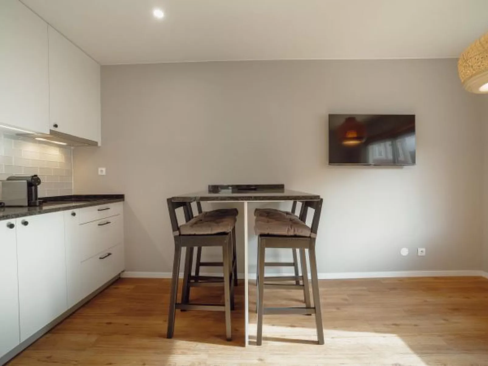 CRYSTAL PALACE GARDEN STYLISH APARTMENT - Inside