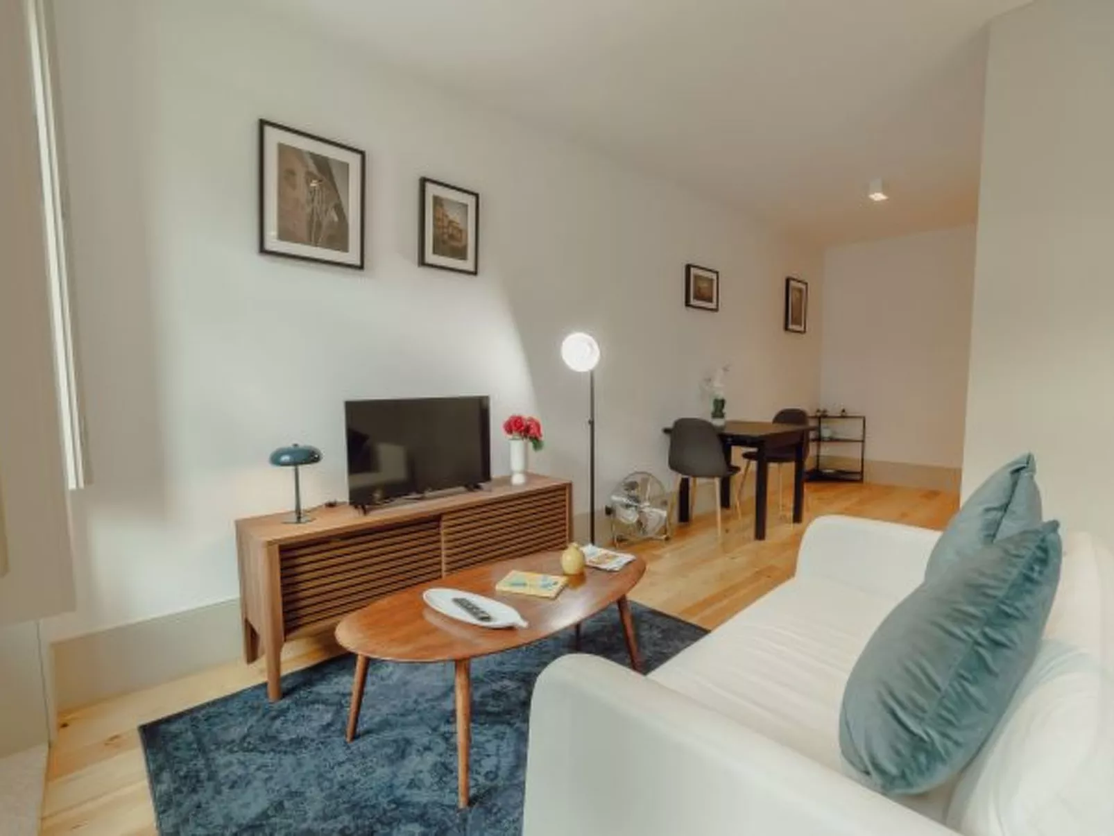 LEGACY OPORTO DESIGN APARTMENT F by VACATIONY - Inside