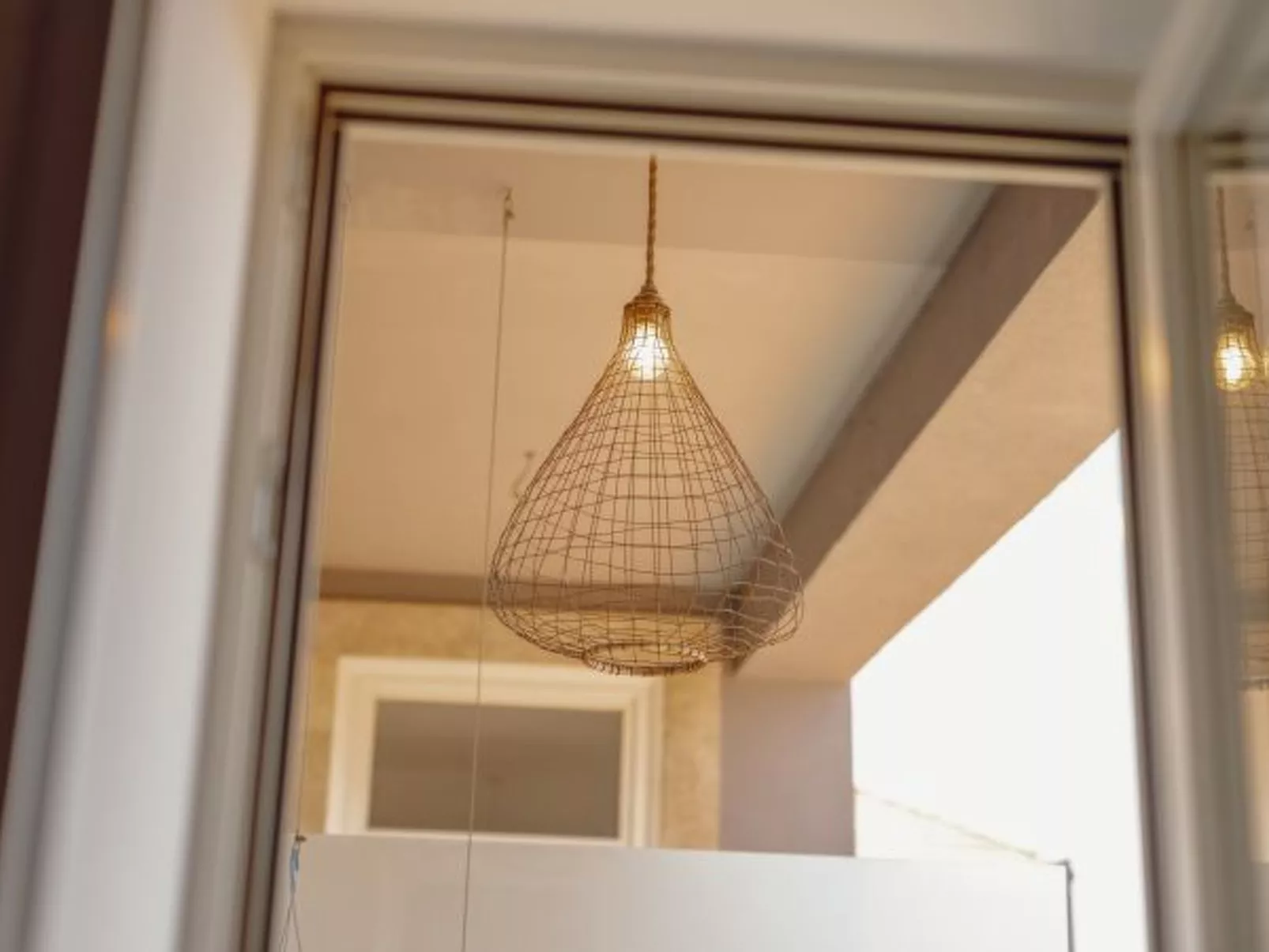 DOWNTOWN MODERN STUDIO with TERRACE by VACATIONY - Drinnen