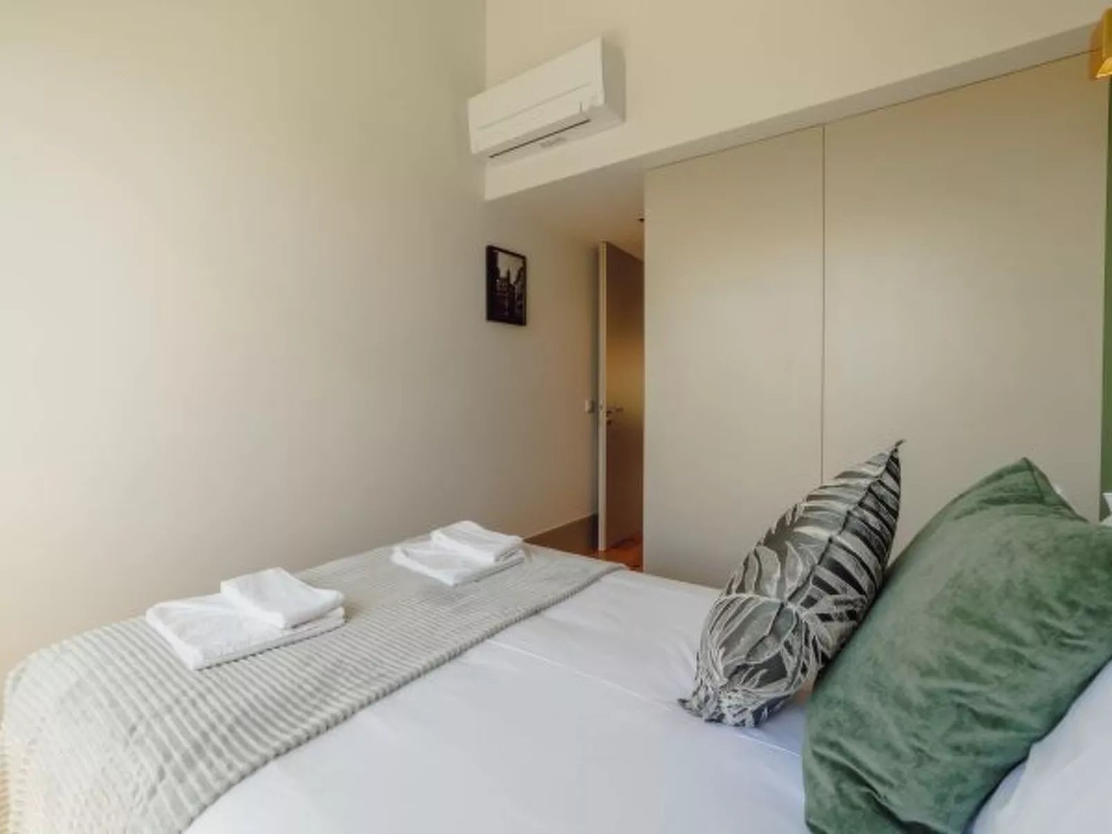 LEGACY OPORTO PREMIUM APARTMENT I by VACATIONY - Inside