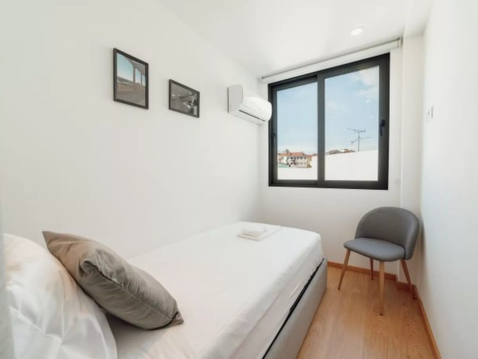 MODERN & STYLISH APARTMENT II by VACATIONY - Inside