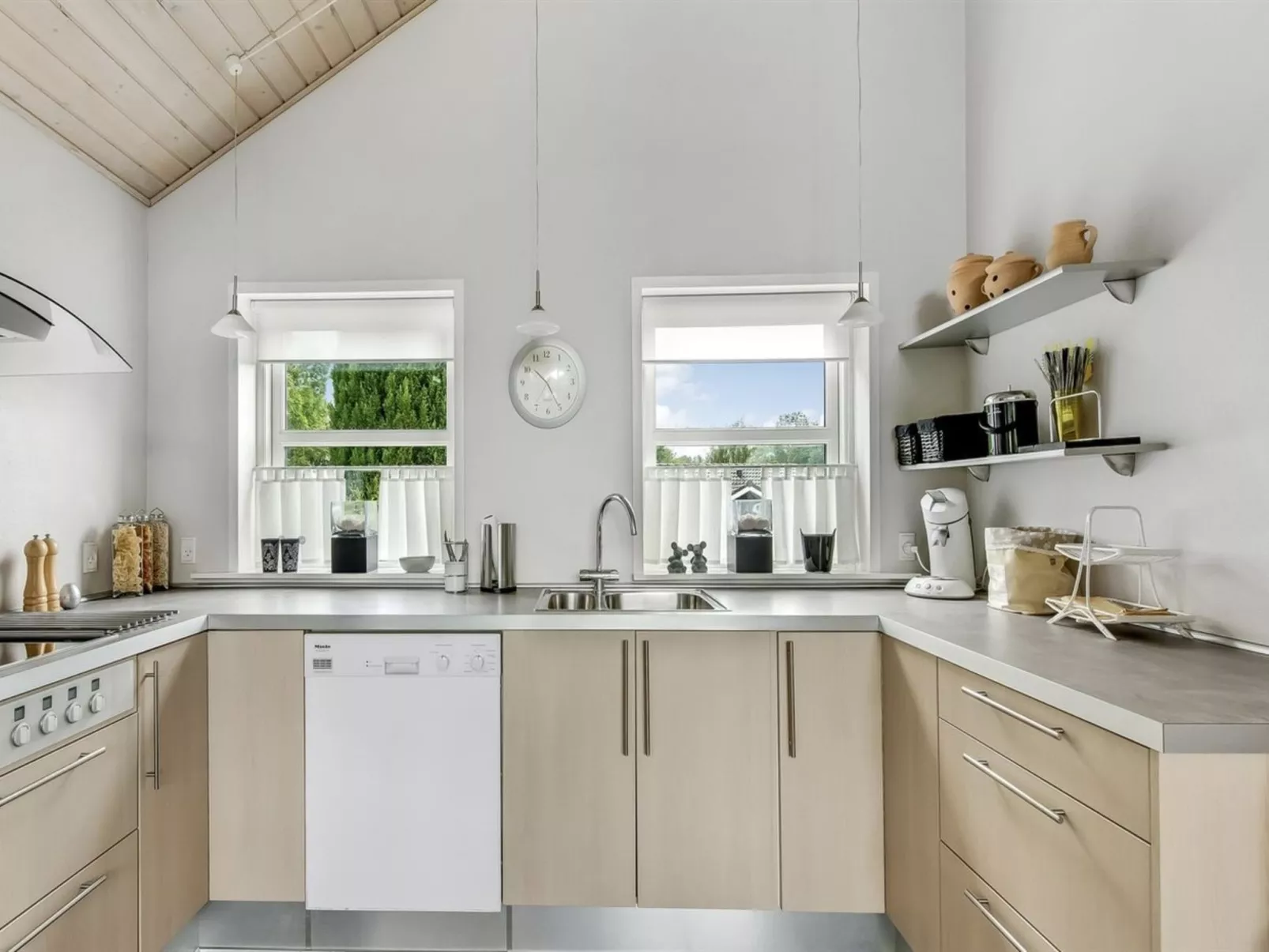 "Elizabeth" - 175m from the sea - Drinnen