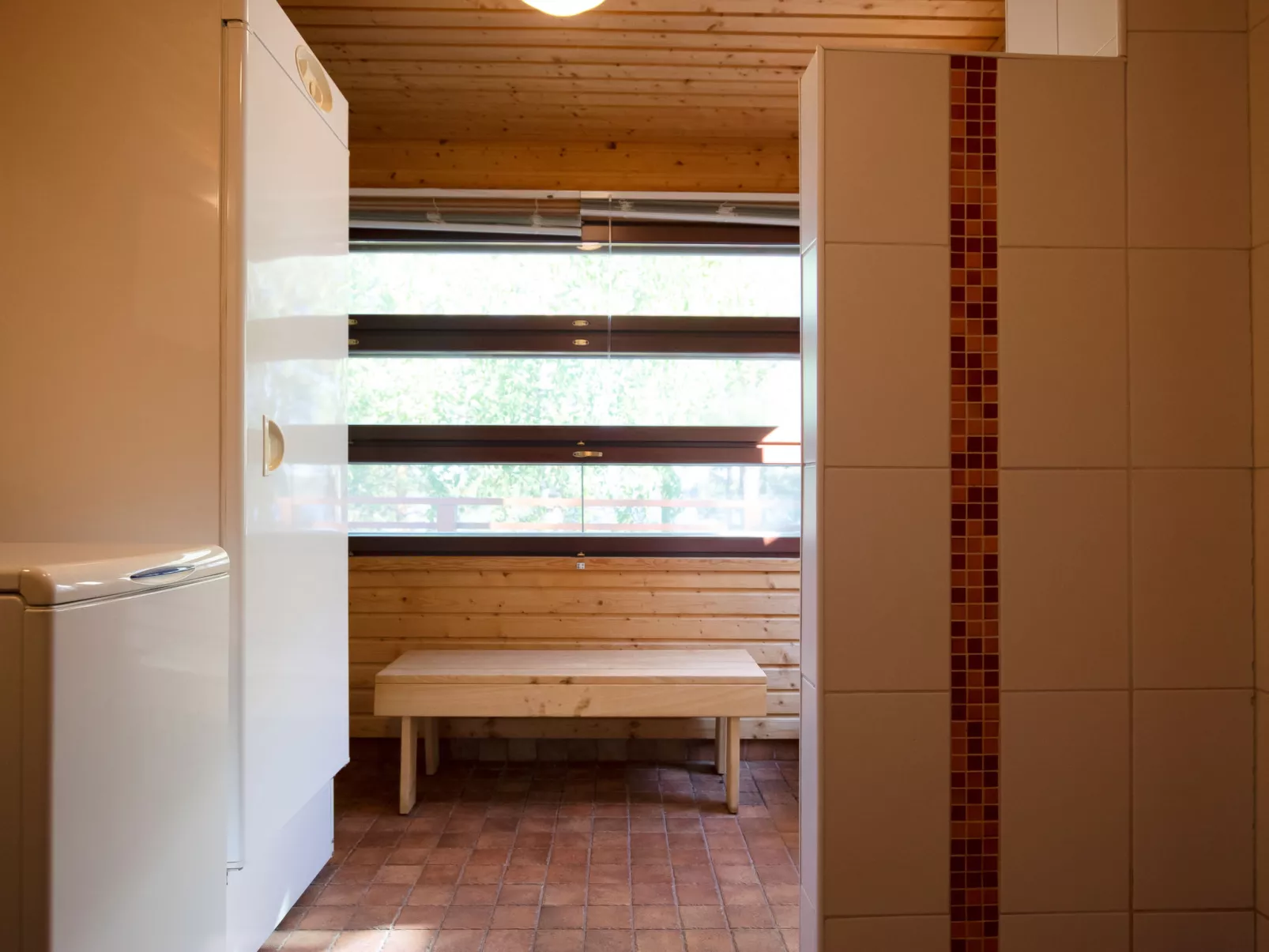 Tiirinniemi 27 a - Inside