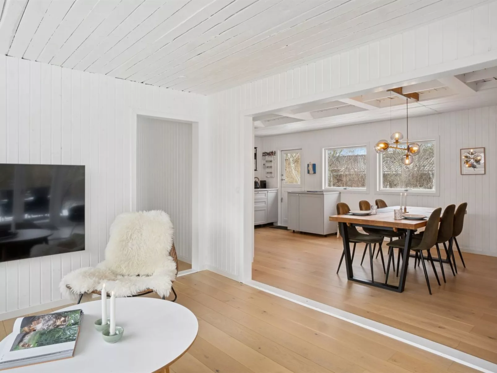 "Manko" - 250m from the sea - Drinnen