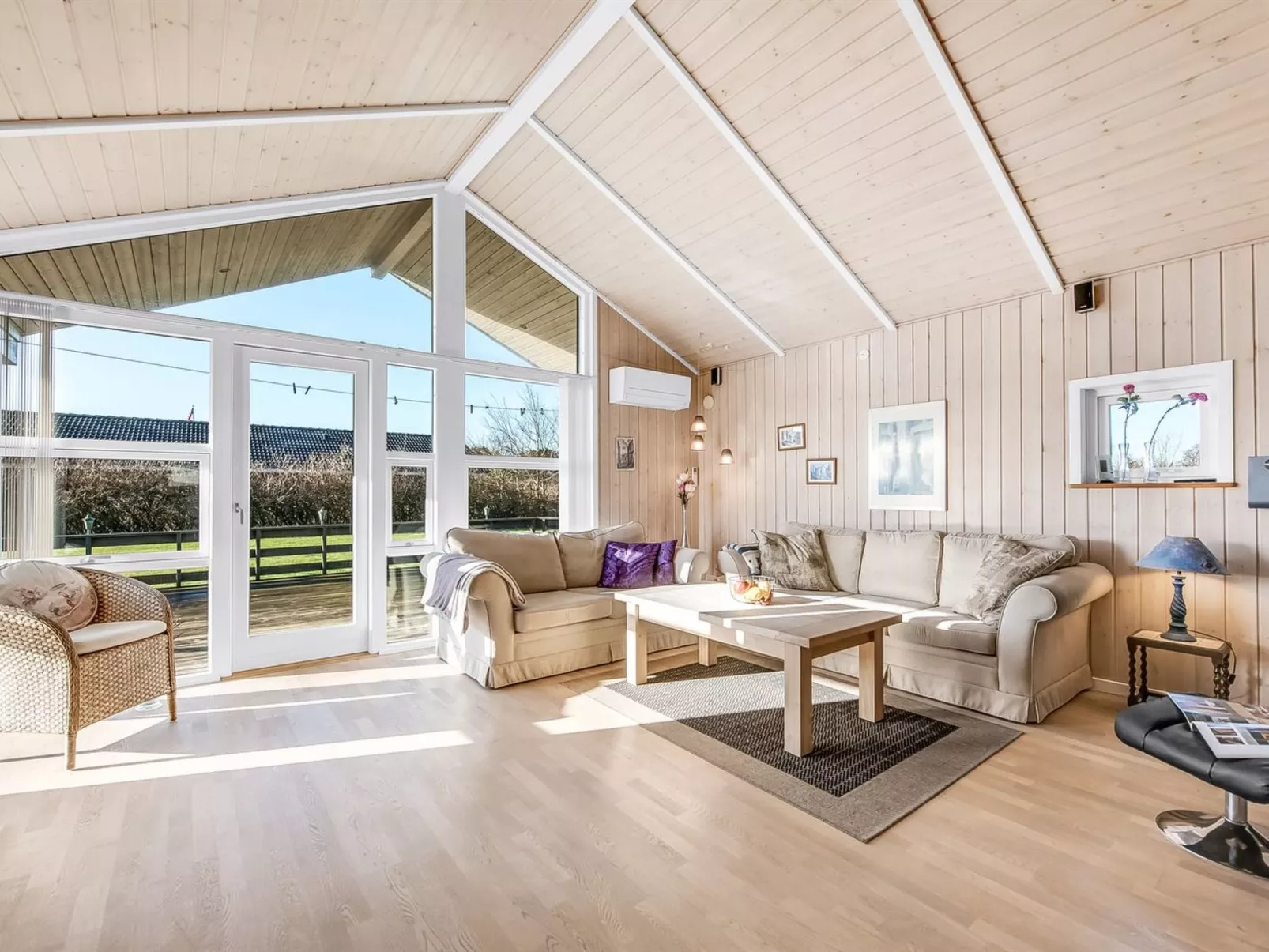 "Asgard" - 800m to the fjord - Inside