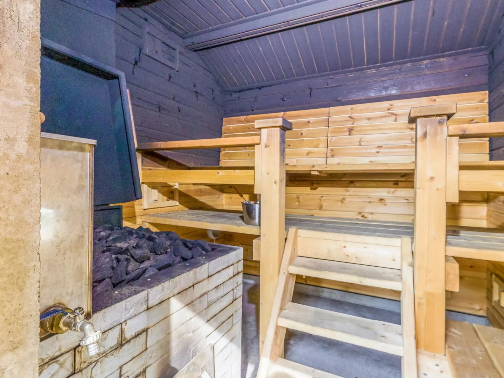 Palanteen haavelinna - Inside